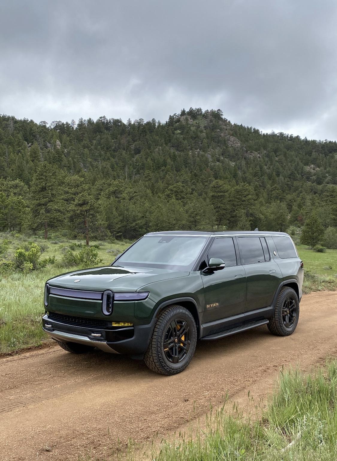 Rivian R1T R1S Introducing RMaxx Running Boards & Rock Sliders for Rivian R1T / R1S from Team 1EV 29802E39-8BEE-4023-9C3E-486DEBE7FAE8