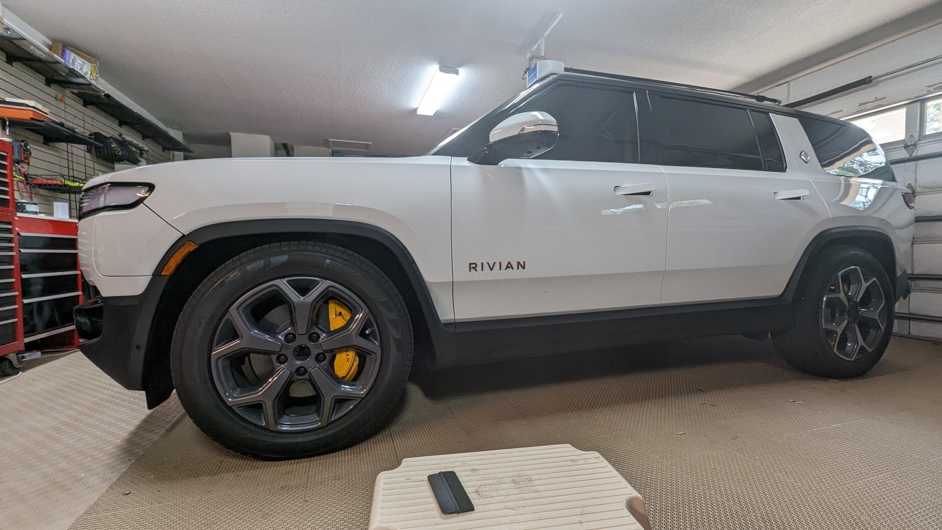 Rivian R1T R1S 21" Road Wheels Black and Gray? PXL_20230610_151958984