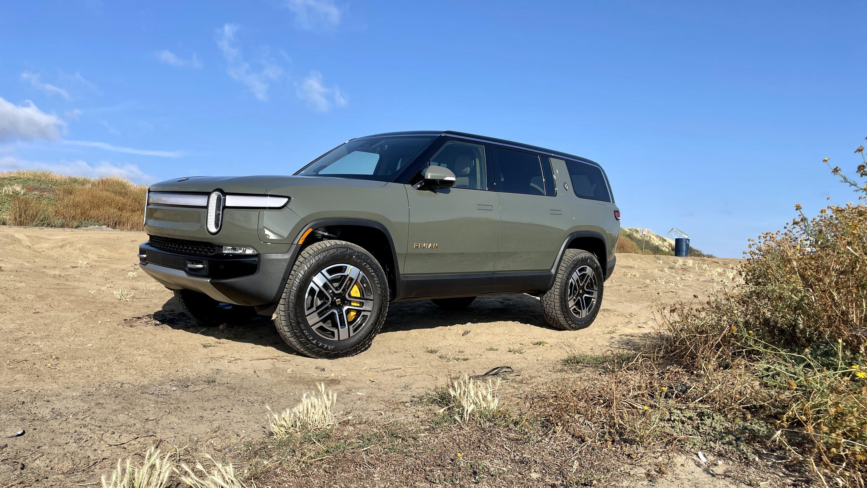 Rivian R1T R1S ? LAUNCH GREEN R1S  Photos IMG_0950