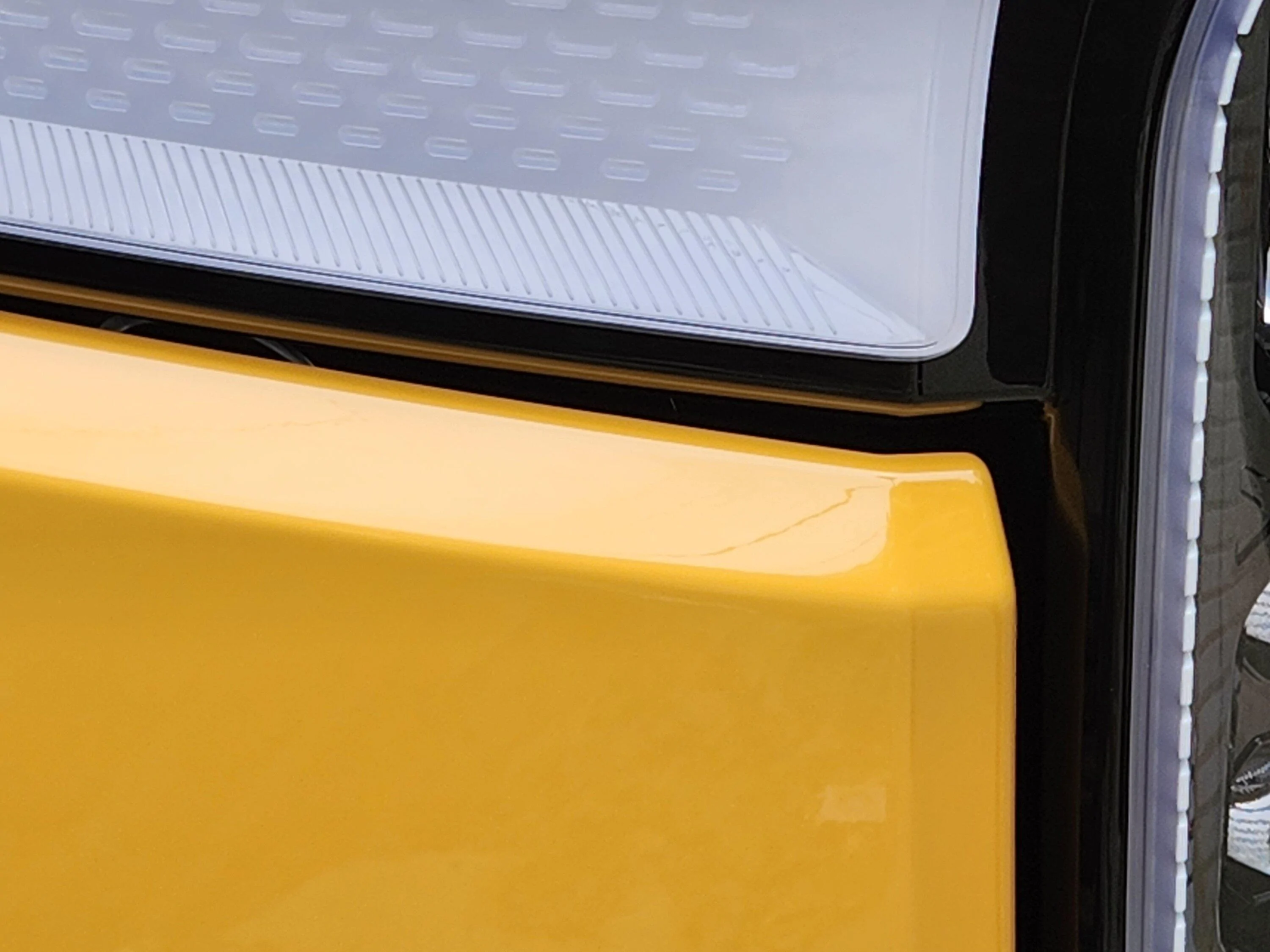 Rivian R1T R1S One-eyed R1T :( Headlight broken by a Jeep 1C2ECB96-8A91-4D3C-81AF-70C9BB1E35D720230615_155048