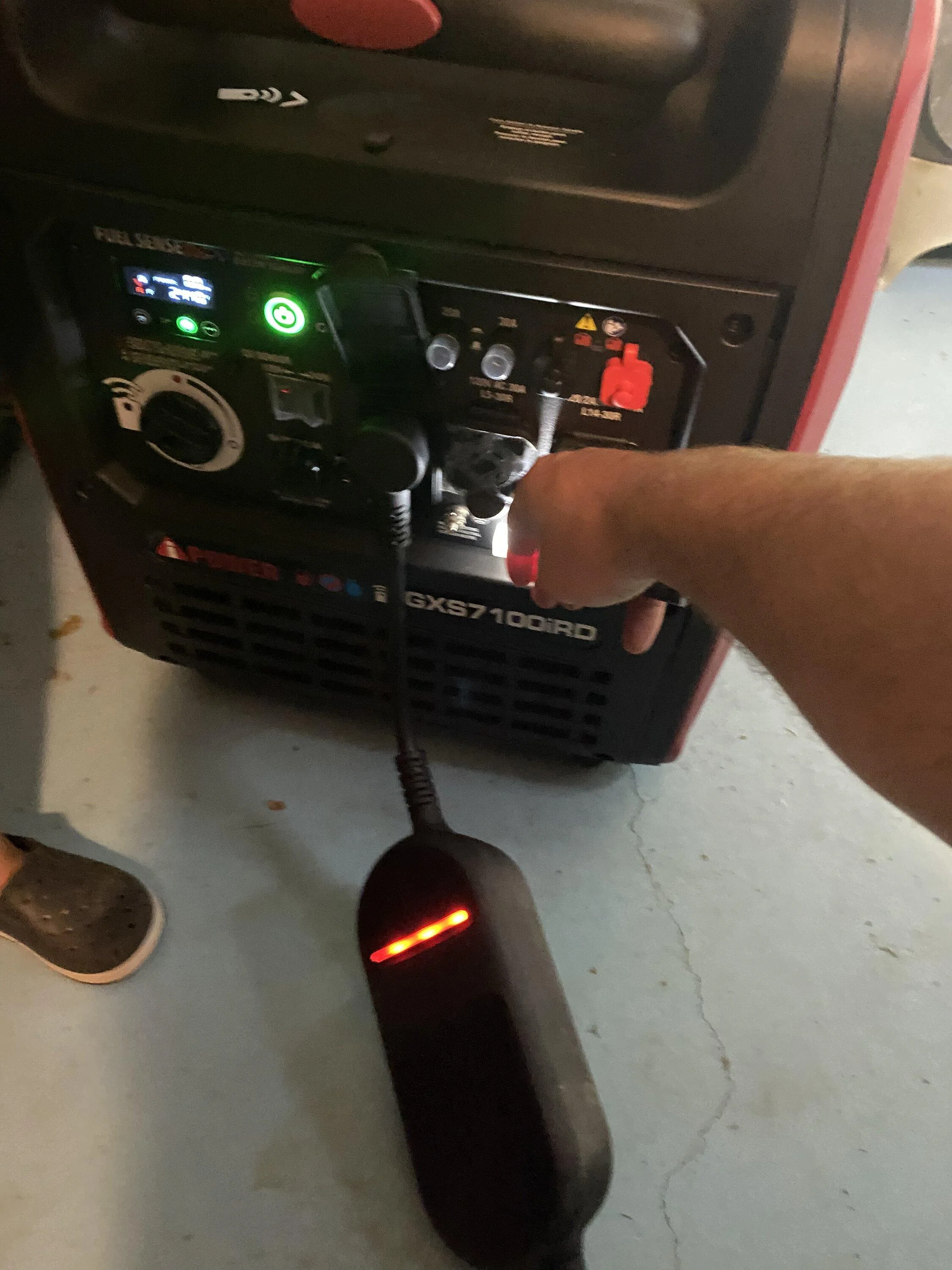 Rivian R1T R1S HELP Charging with generator 5202CF63-0E47-424F-9C85-F5E7E87A182A