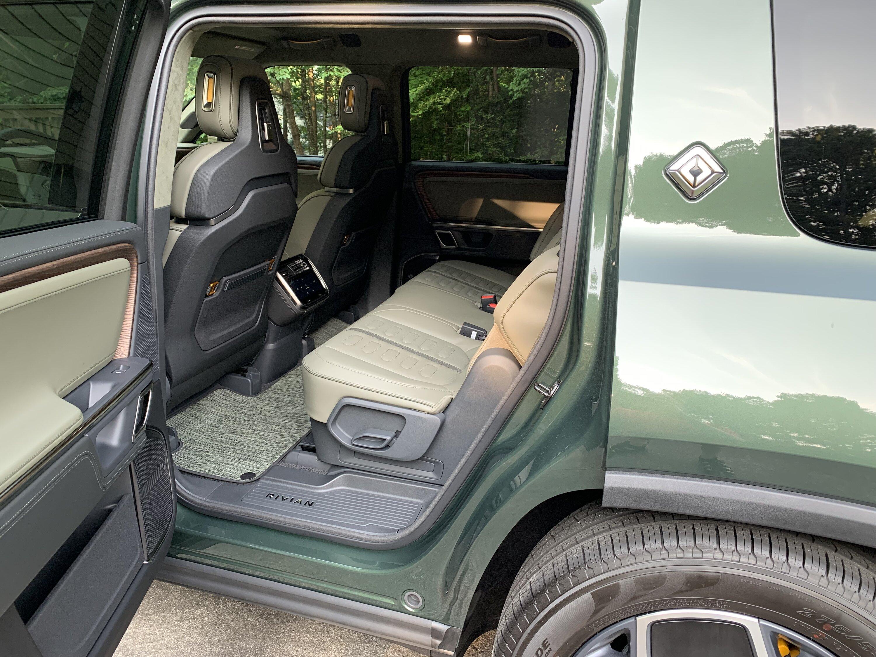 Rivian R1T R1S R1S Shop access live with lots of inventory! IMG_4543