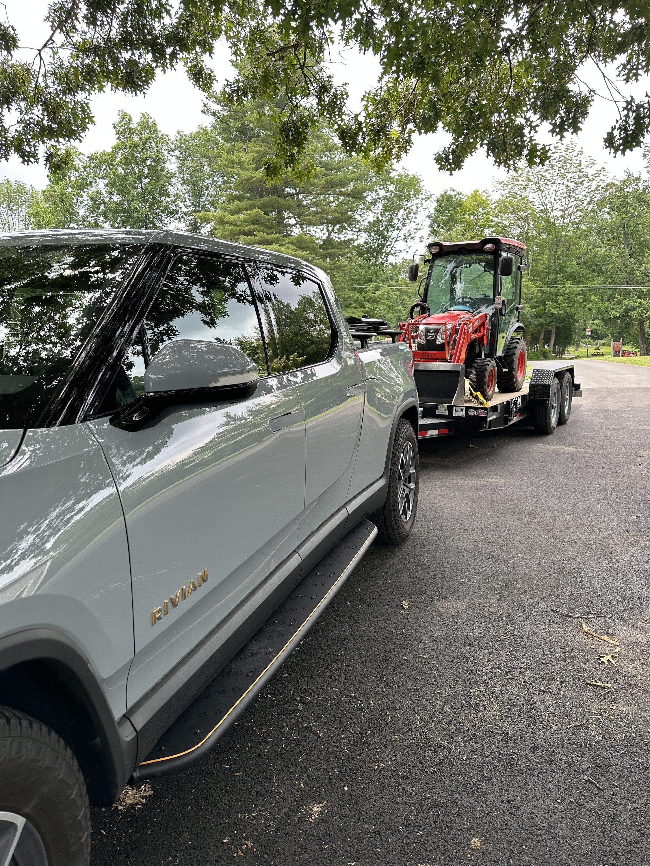 Rivian R1T R1S Tractor Hauling IMG_1544.JPG