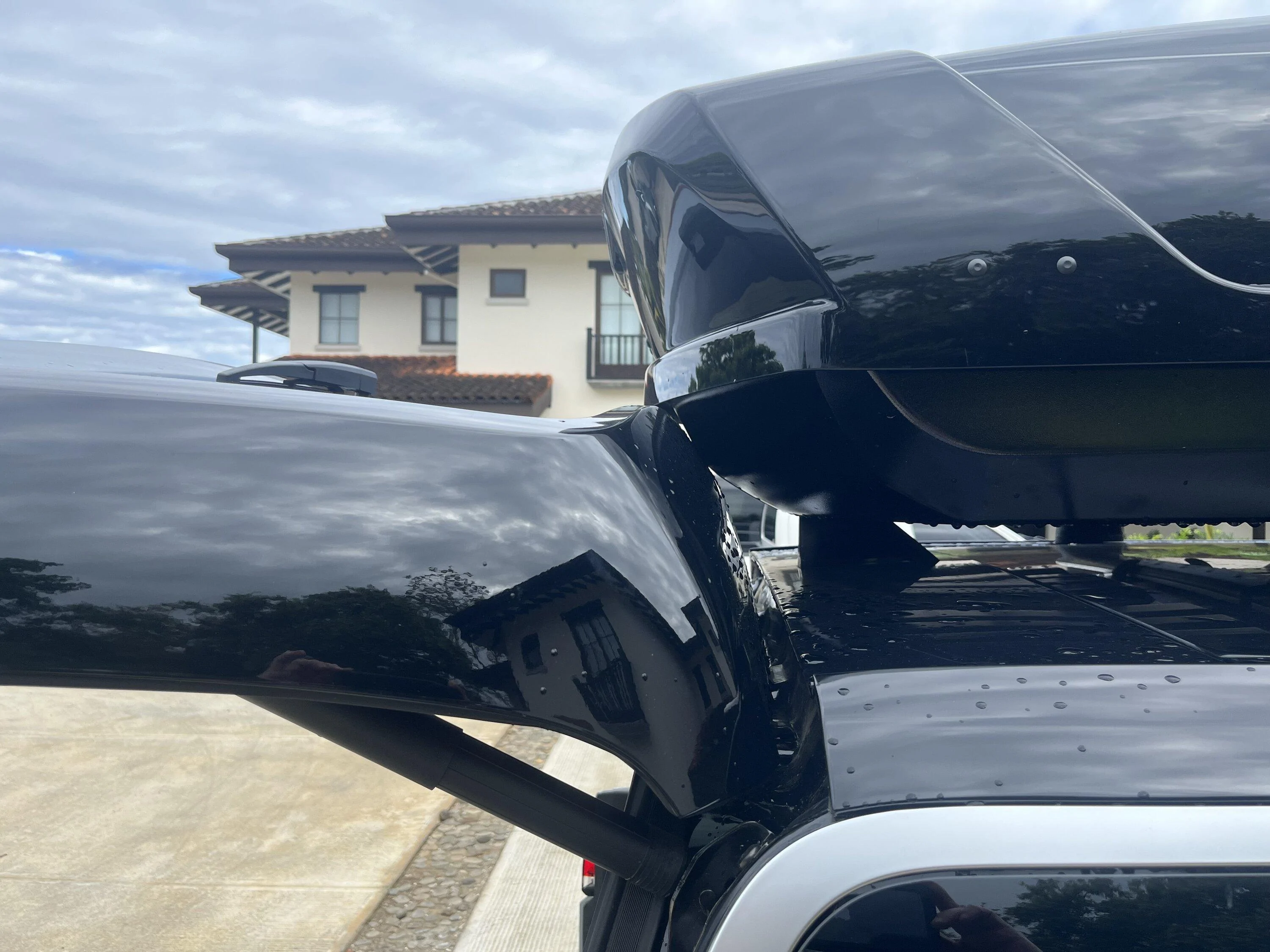 Rivian R1T R1S Roof cargo box recommendations IMG_1415