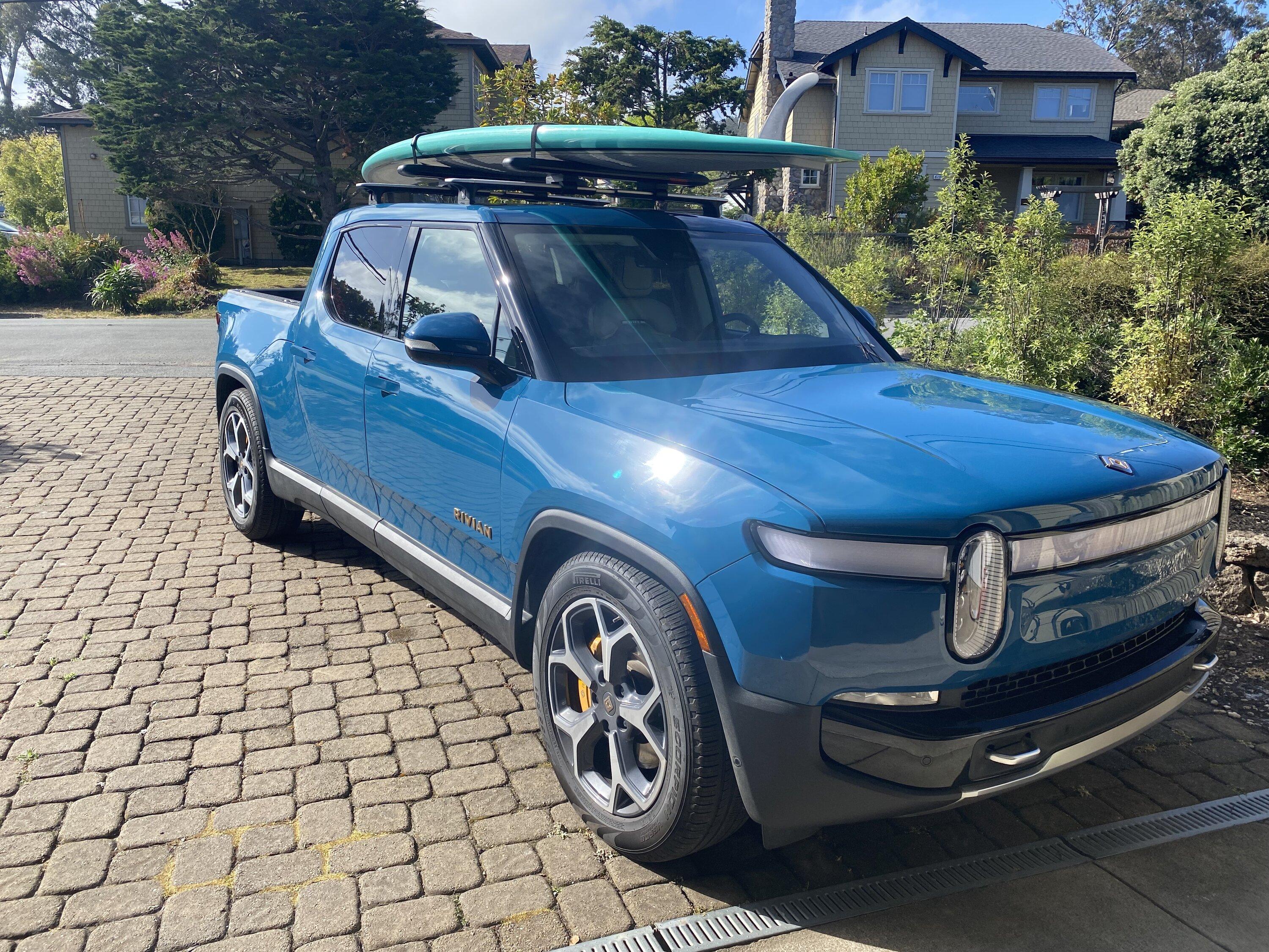 Rivian R1T R1S RIVIAN BLUE Rivian Photos IMG_6264