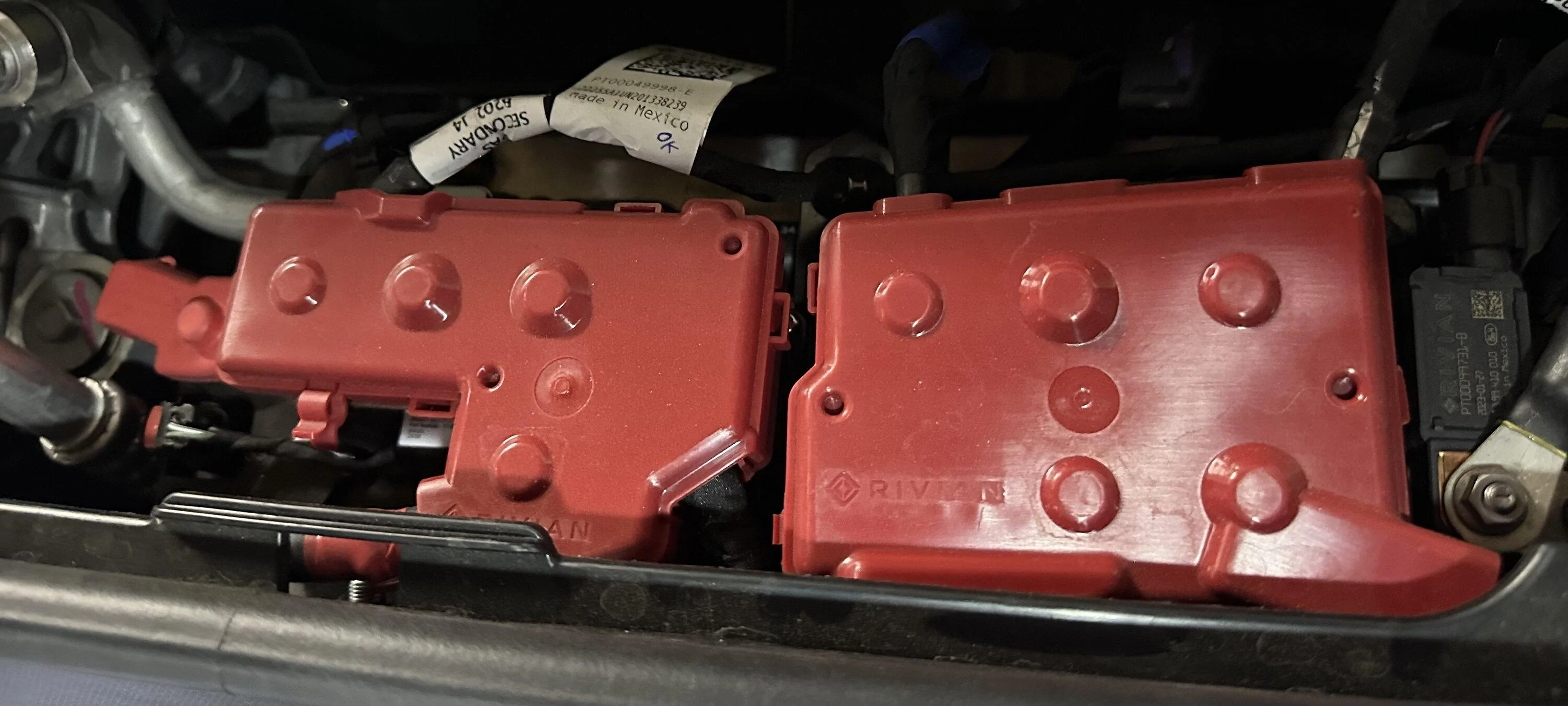 Rivian R1T R1S Confirmed: Newer production R1 only have a single 12v battery, but... IMG_2595