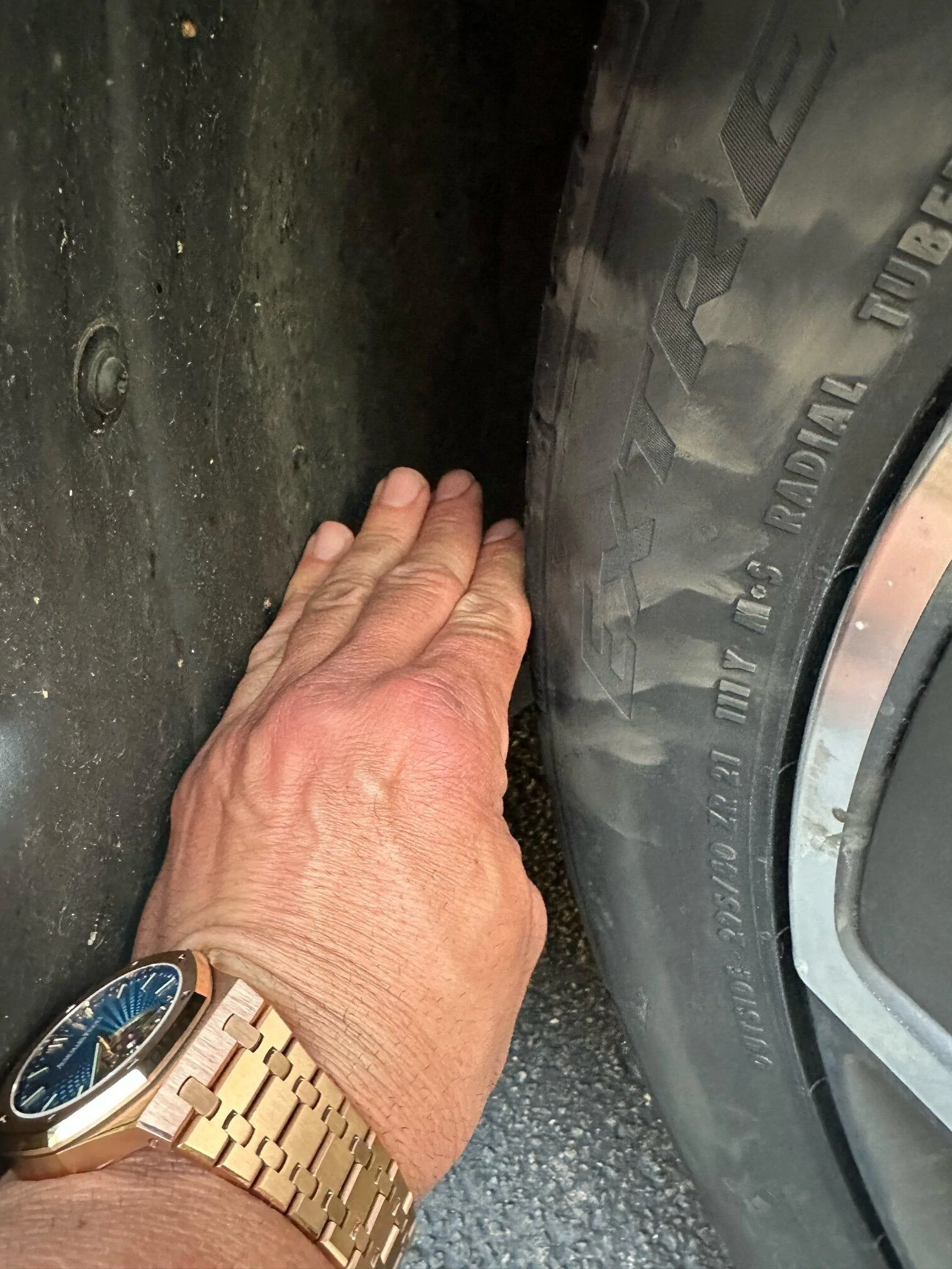 Rivian R1T R1S 50 Aspect Tires on OEM 21" Wheels image0