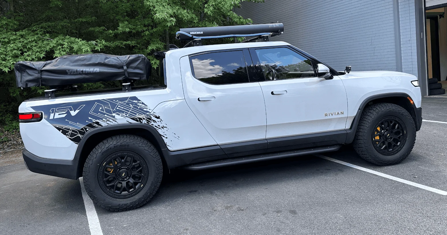 Rivian R1T R1S Introducing the first REAL Beadlock Wheel for Rivian!  R800 RMaxx Forged Wheels by Team 1EV Screenshot 2023-06-21 at 5.55.34 PM