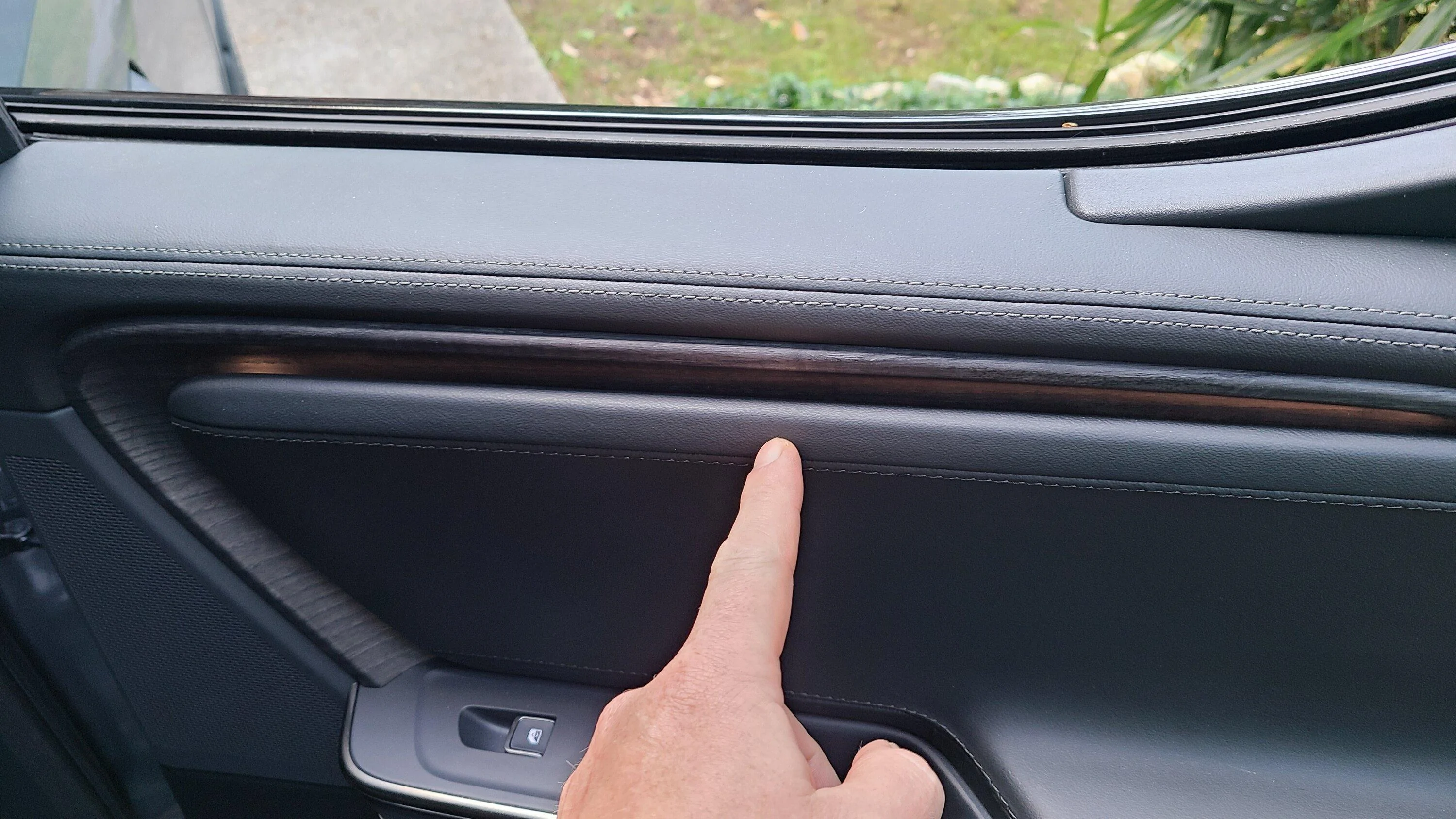 Rivian R1T R1S inside width between back doors 16874480233684195609425586024754