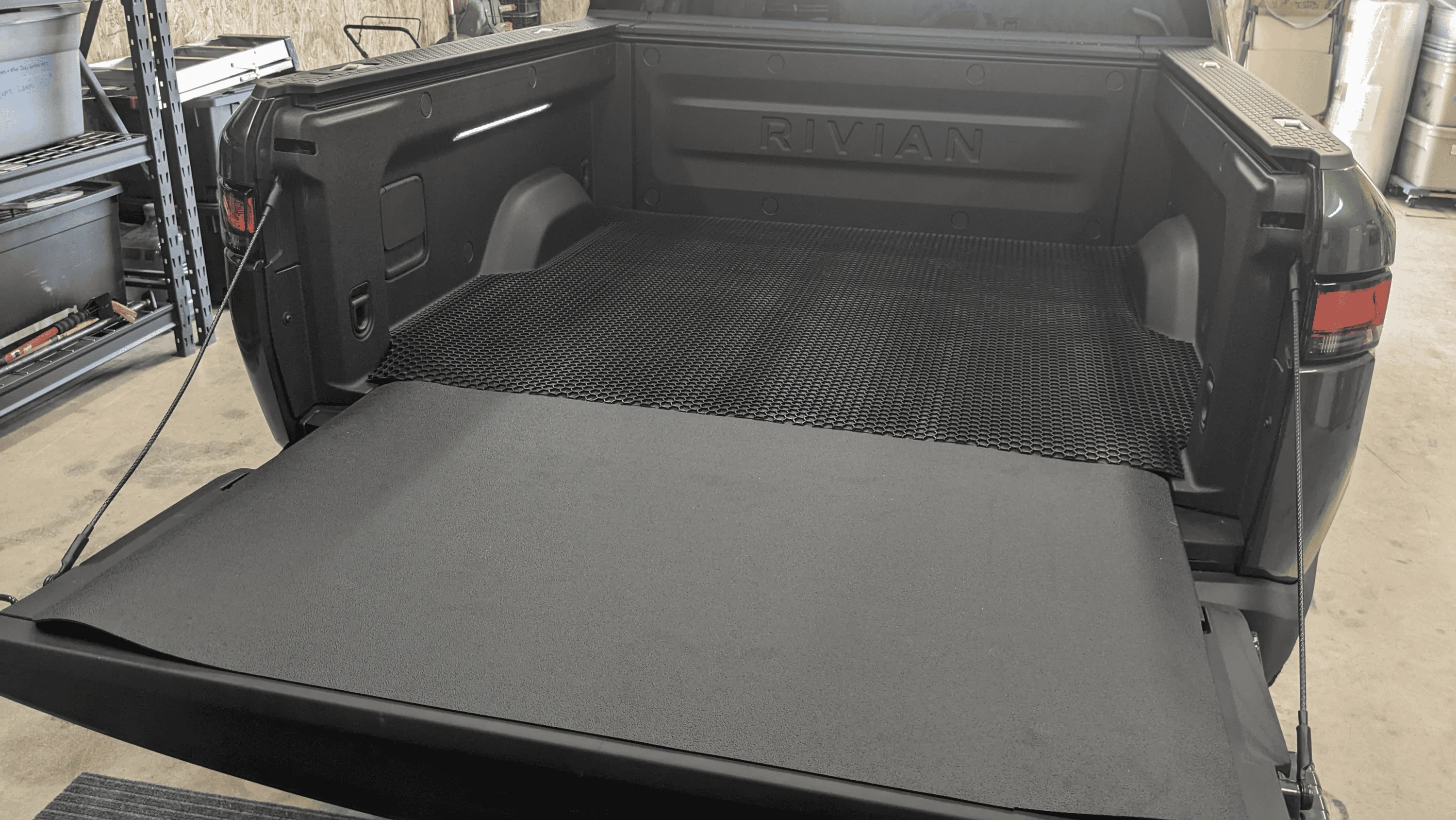 Rivian R1T R1S Trying this new bed mat......Thoughts / Opinions?? 1687458058958