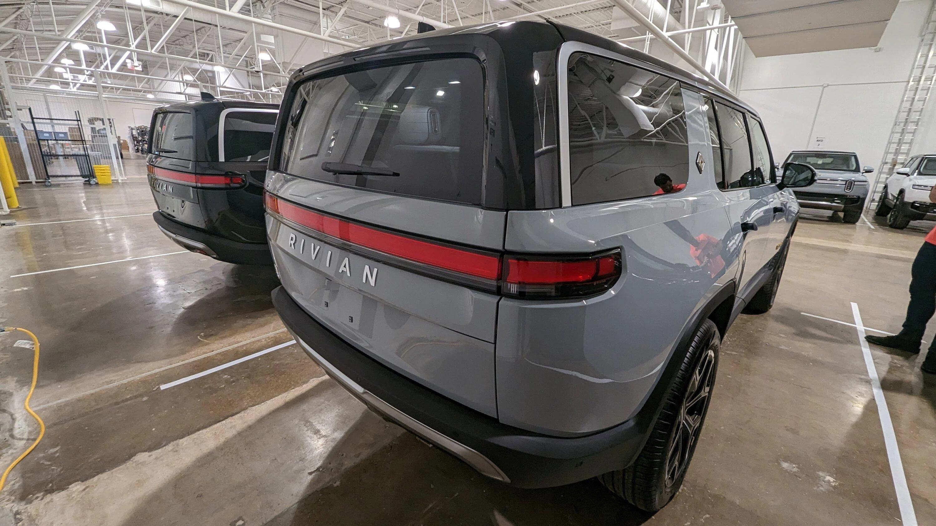 Rivian R1T R1S Rivian executive acknowledges R1S AC noise problem PXL_20230622_203453023.MP