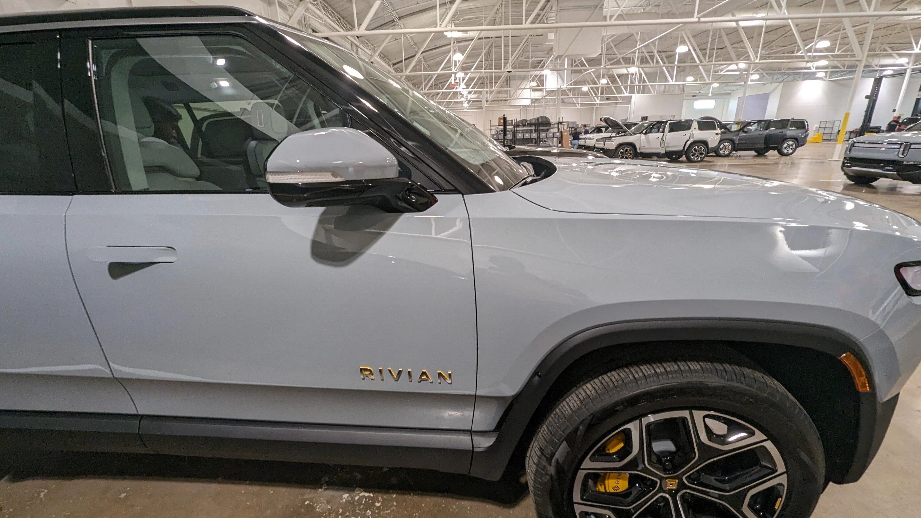 Rivian R1T R1S Rivian executive acknowledges R1S AC noise problem PXL_20230622_203429740.MP