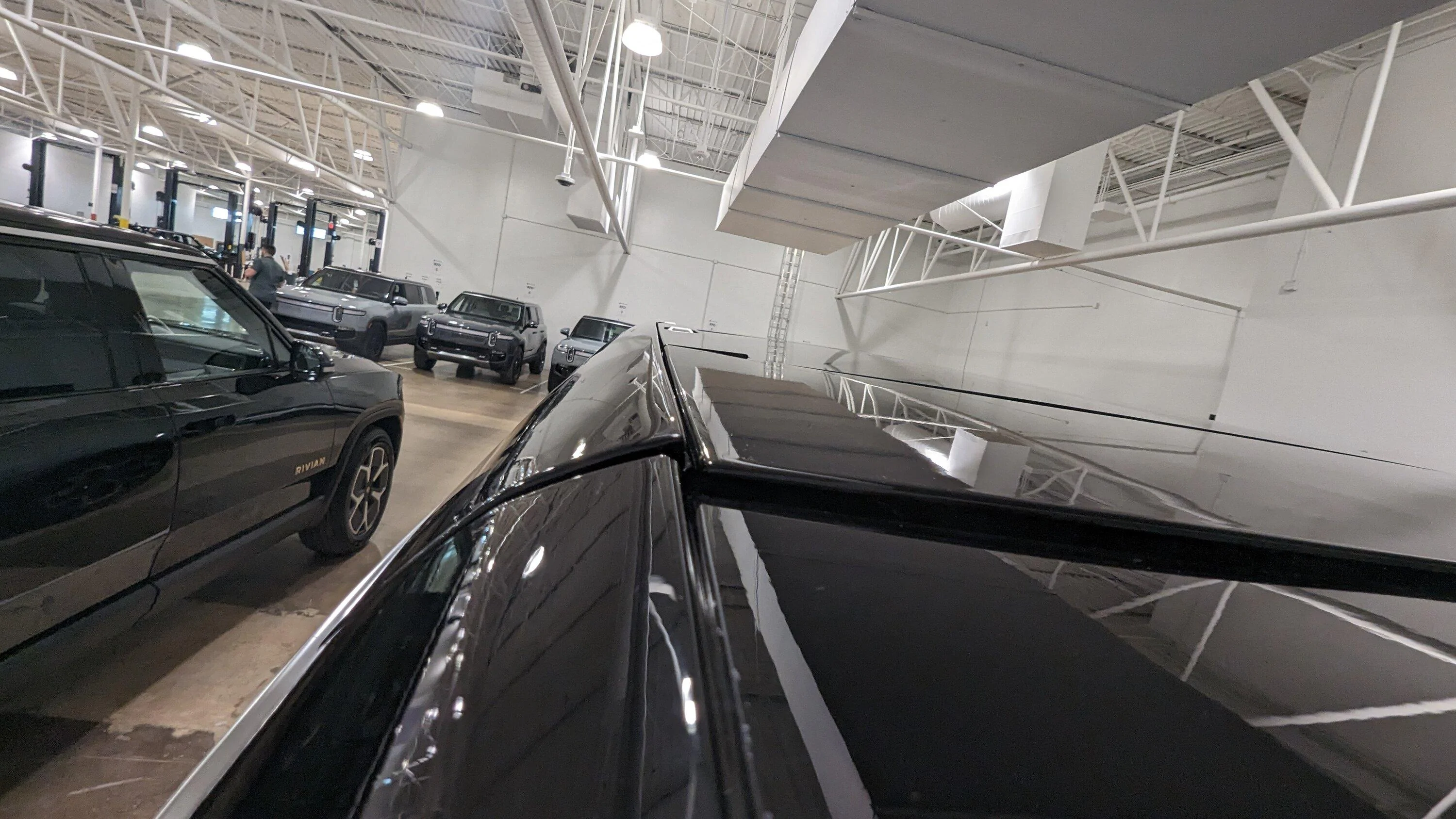 Rivian R1T R1S Rivian executive acknowledges R1S AC noise problem PXL_20230622_203522886.MP