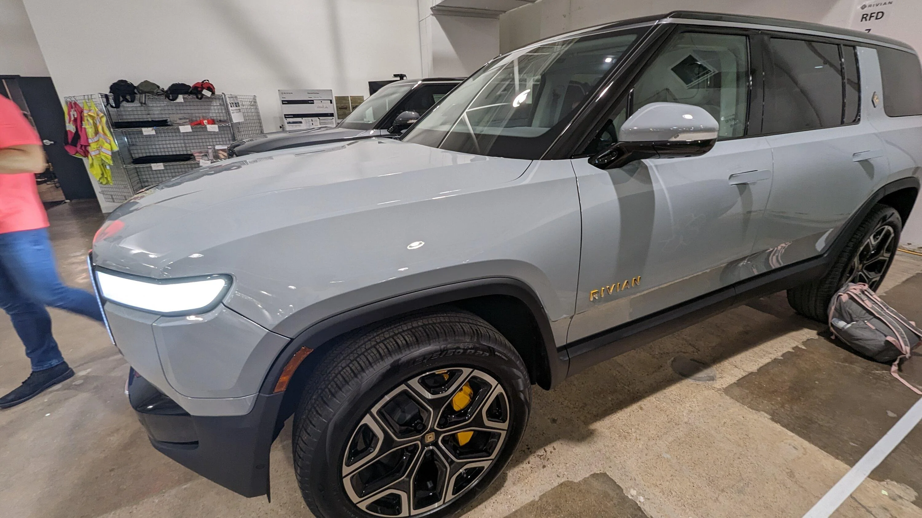 Rivian R1T R1S Rivian executive acknowledges R1S AC noise problem PXL_20230622_203403747.MP