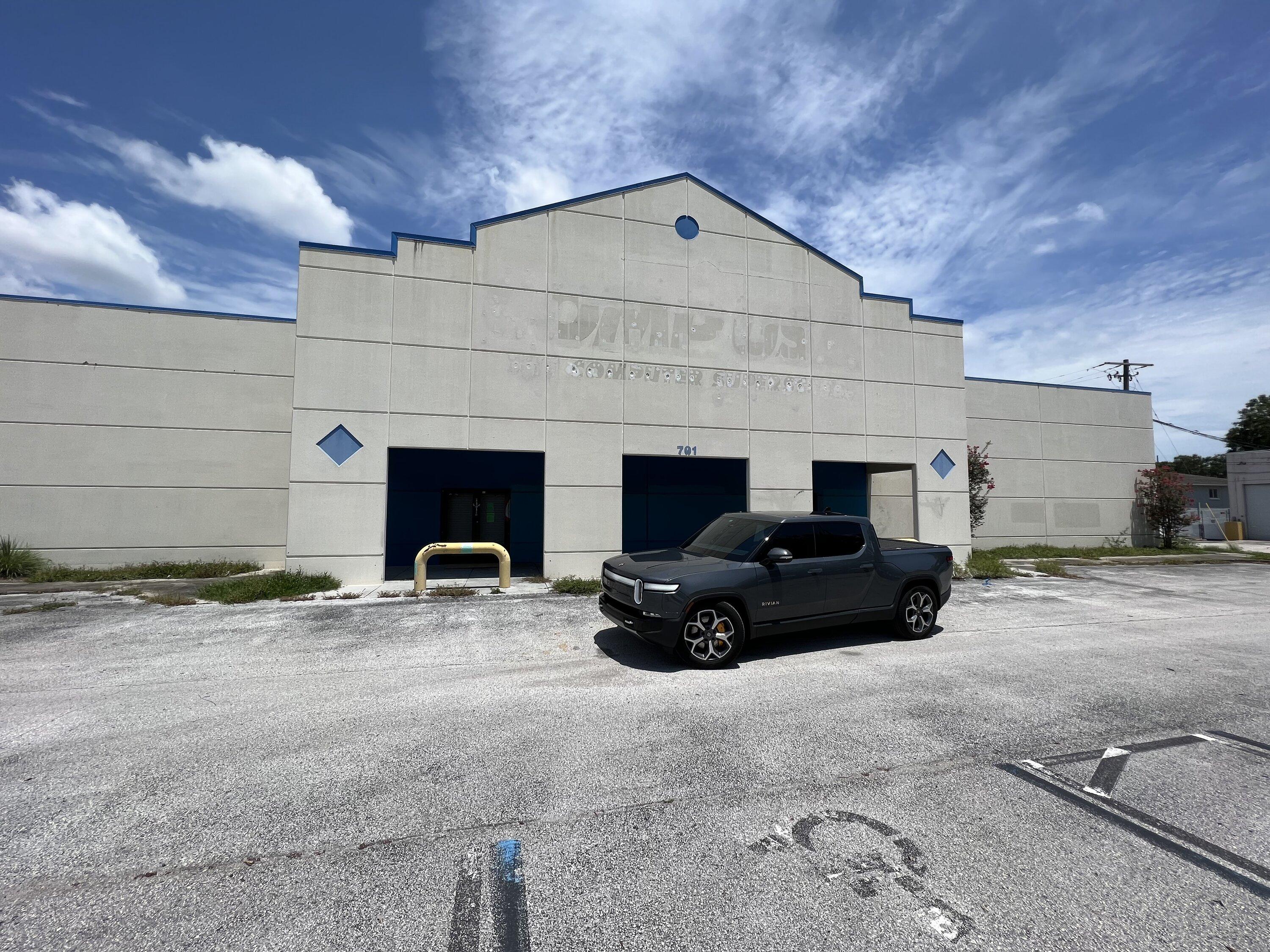 Rivian R1T R1S Tampa Service Center - July '22 update IMG_3612