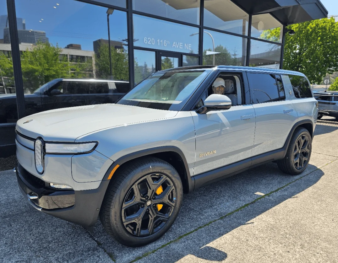 Rivian R1T R1S latest VIN for R1S 1687557550802