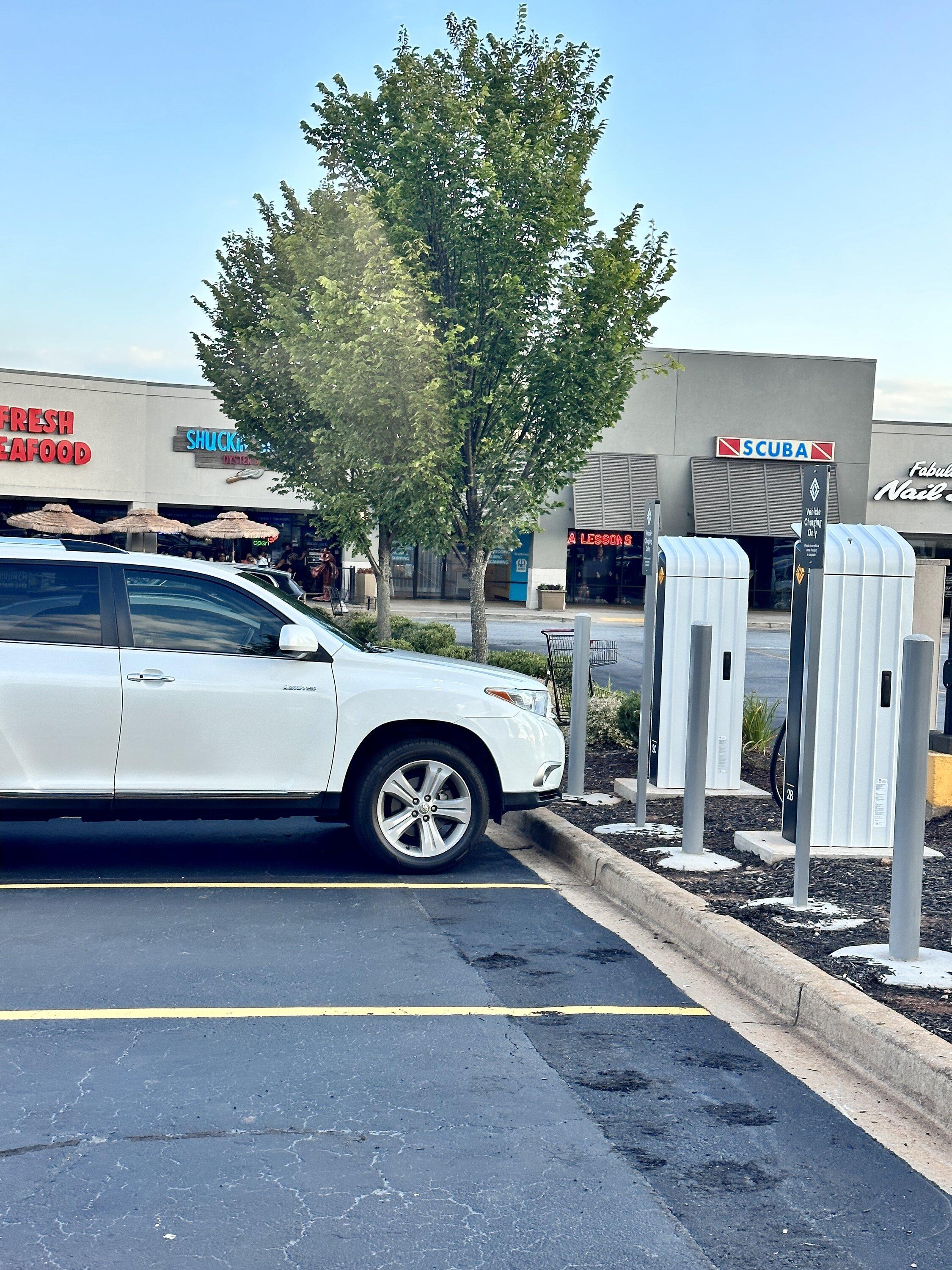 Rivian R1T R1S First time at a RAN charger. Didn’t work. IMG_4699