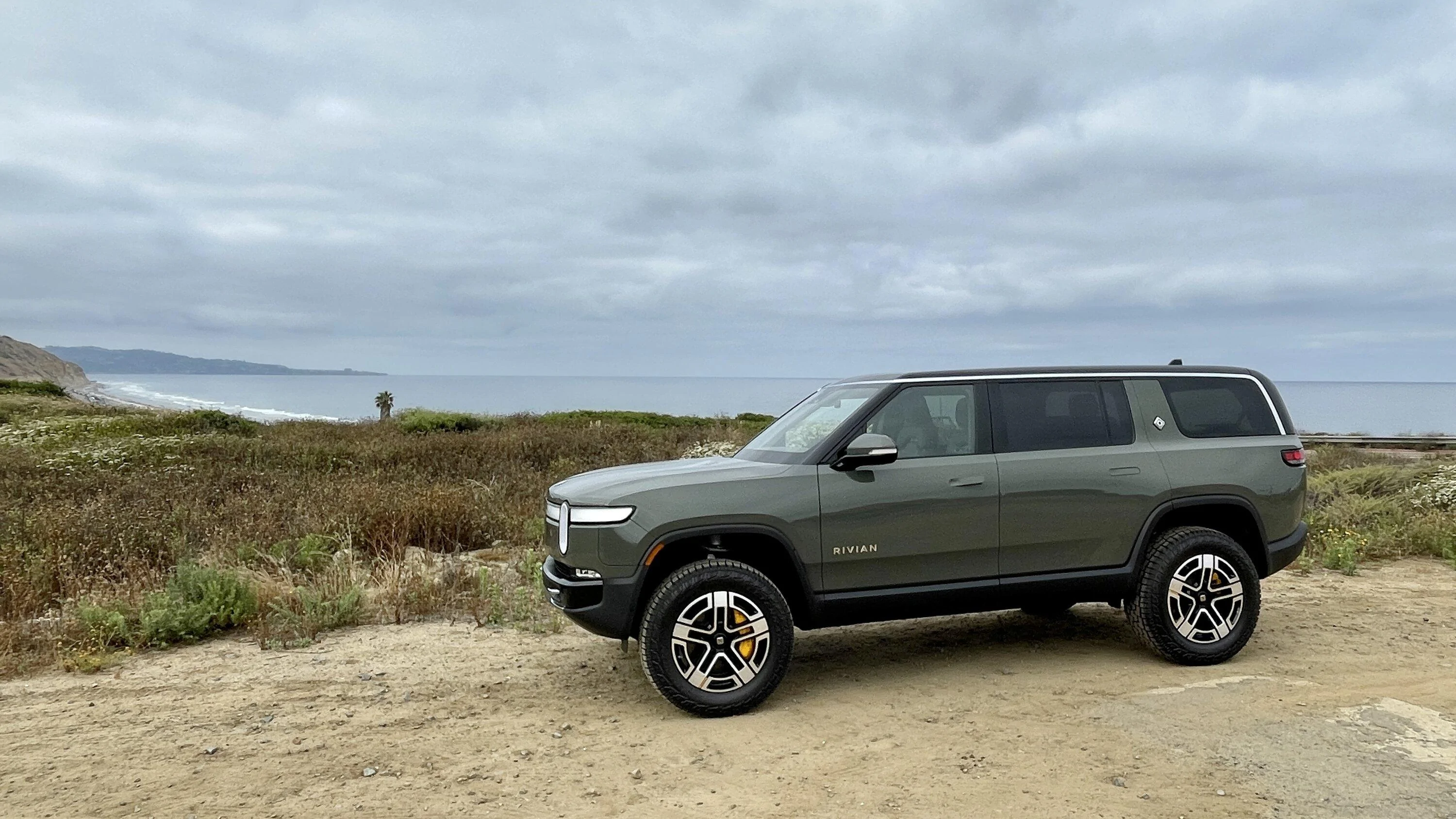 Rivian R1T R1S ? LAUNCH GREEN R1S  Photos IMG_1078