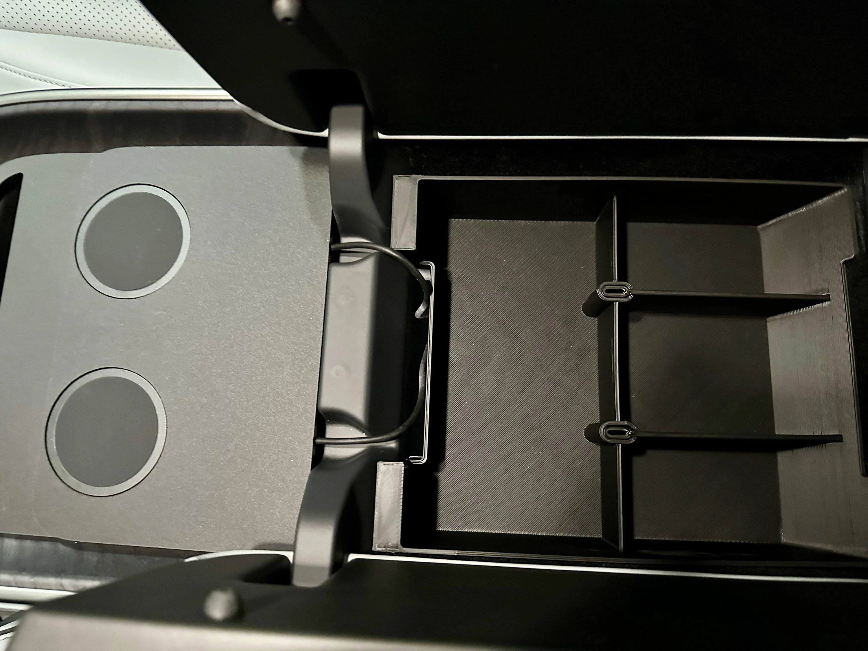 Rivian R1T R1S UPDATED: FINALLY, A CENTER CONSOLE TRAY THAT FITS "PERFECTLY" IMG_1596