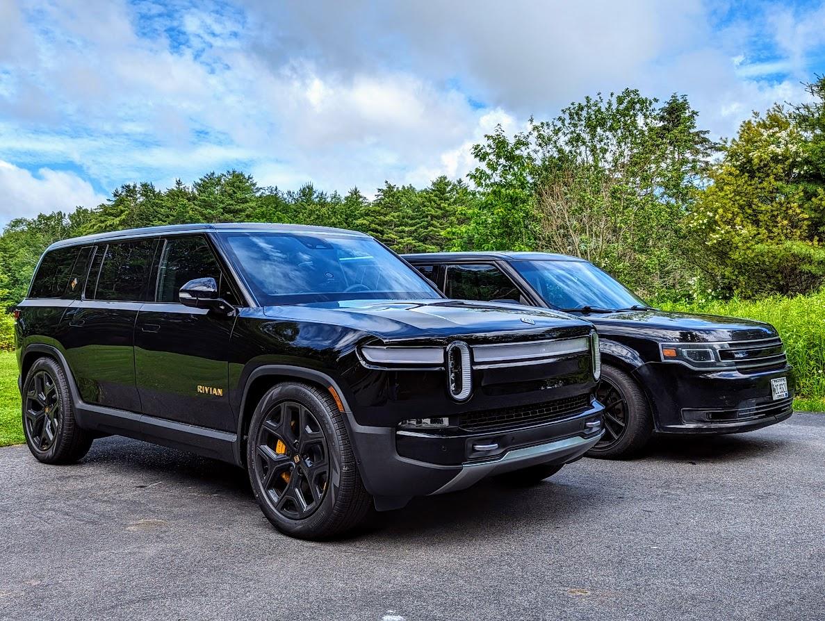 Rivian R1T R1S R1S vs. Ford Flex Photos - Exterior PXL_20230625_134126182.PORTRAIT.ORIGINAL