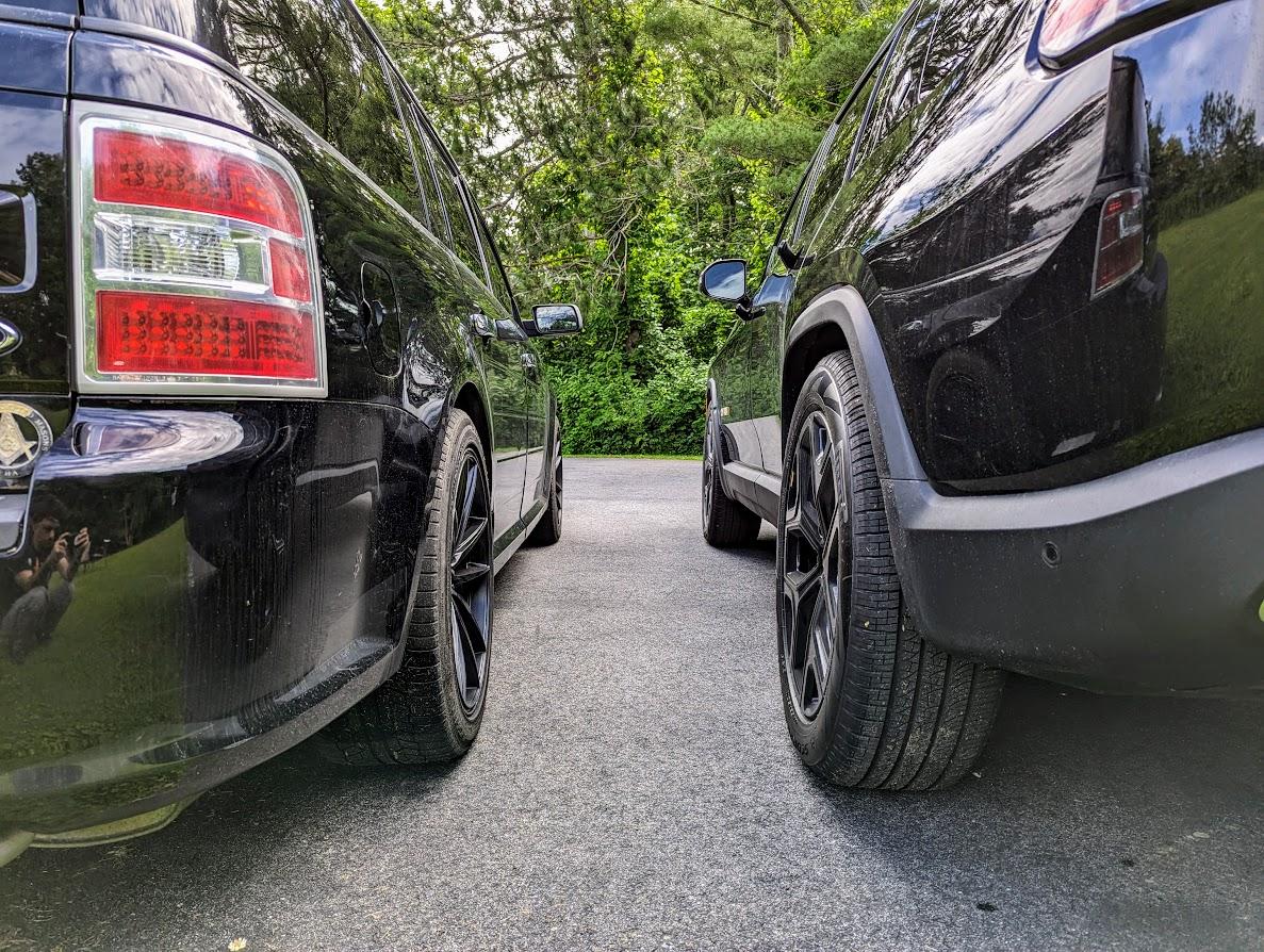 Rivian R1T R1S R1S vs. Ford Flex Photos - Exterior PXL_20230625_133915870