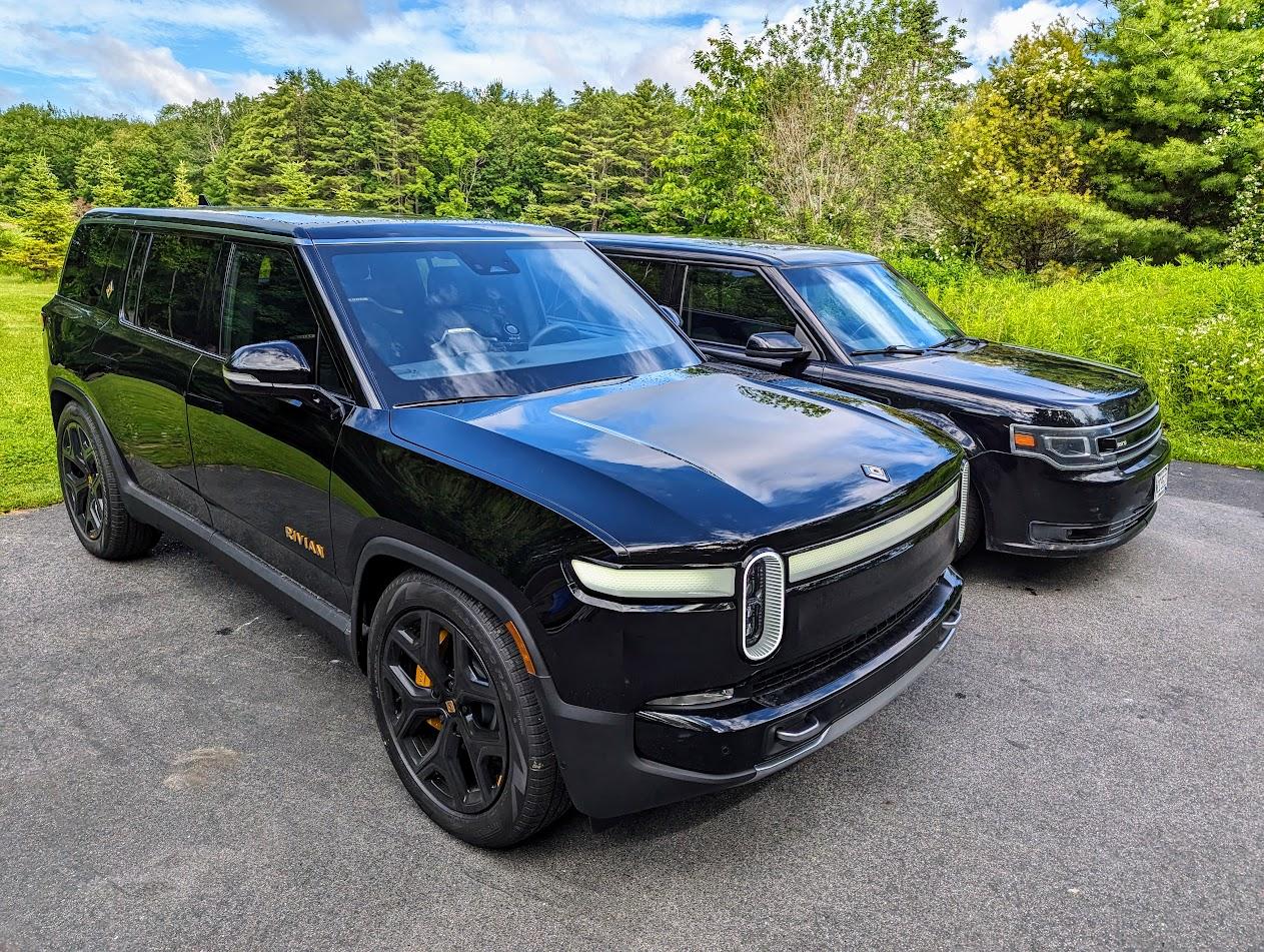 Rivian R1T R1S R1S vs. Ford Flex Photos - Exterior PXL_20230625_133827954