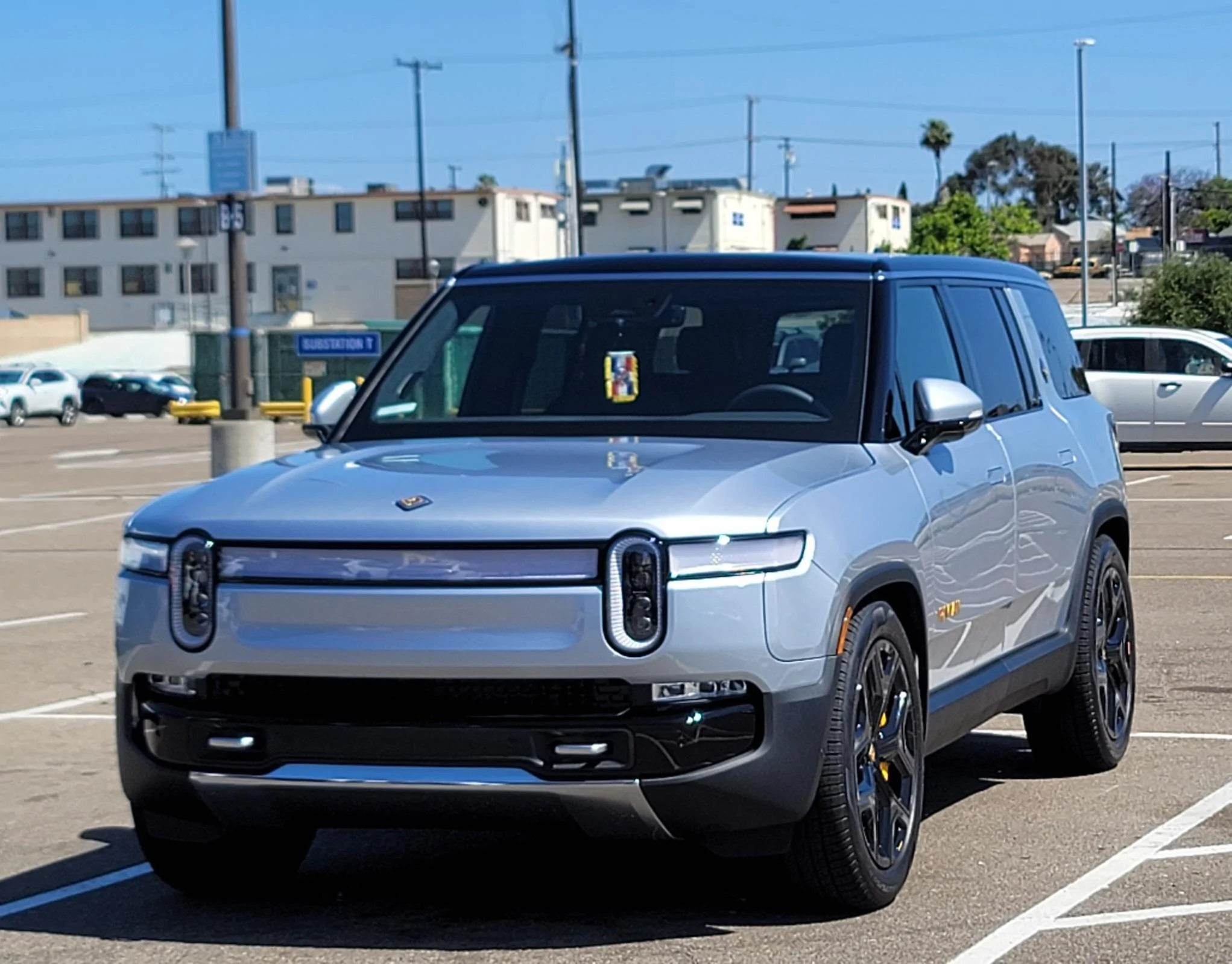 Rivian R1T R1S LA SILVER Rivian Photos 20230625_102437