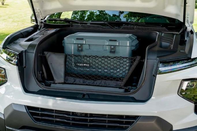 Rivian R1T R1S Cybertruck Spotted With Frunk Open, Revealing Waterfall Design 0KSY7nl