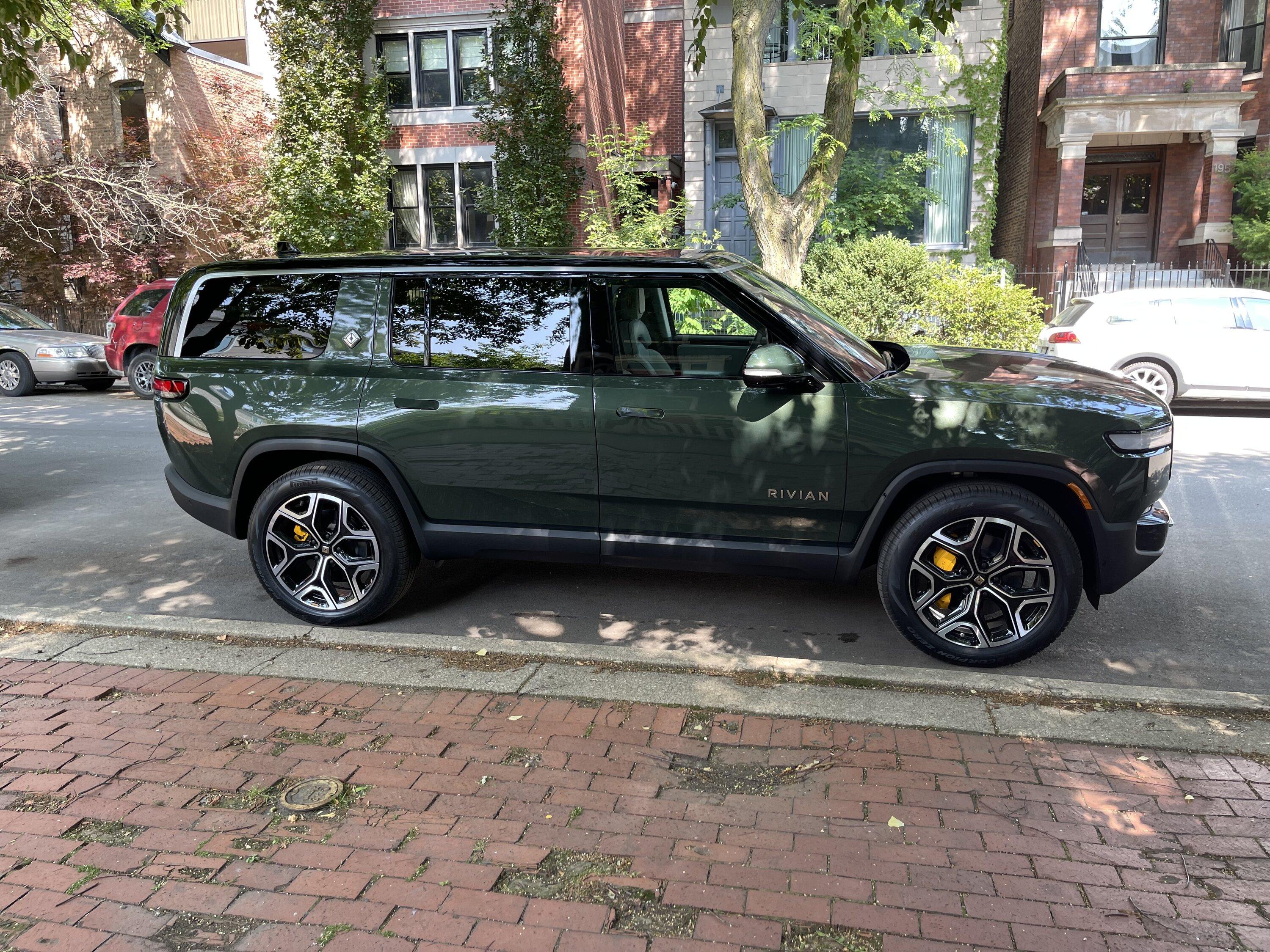 Rivian R1T R1S Took delivery 6-21 IMG_8328