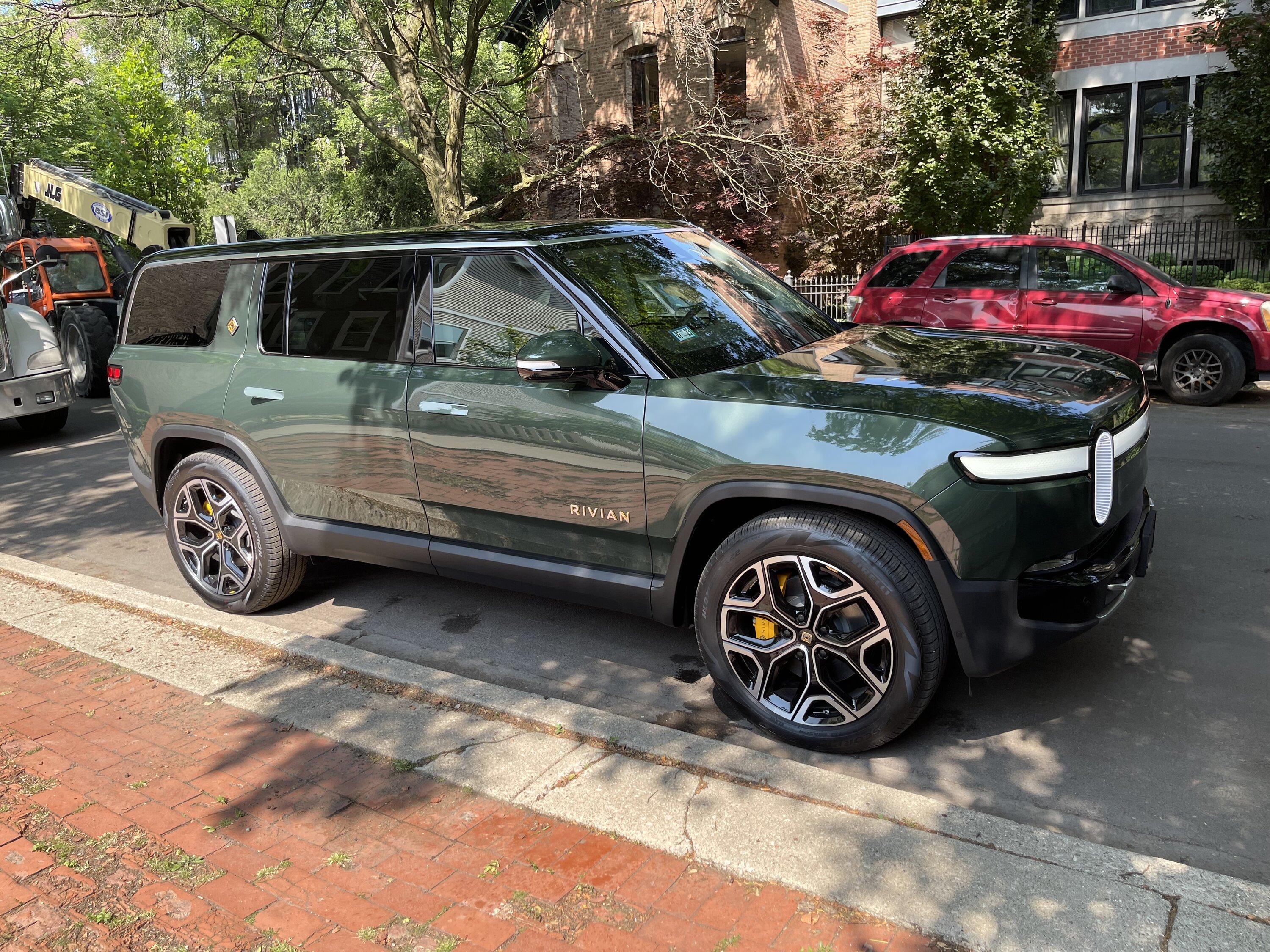 Rivian R1T R1S Took delivery 6-21 IMG_8327