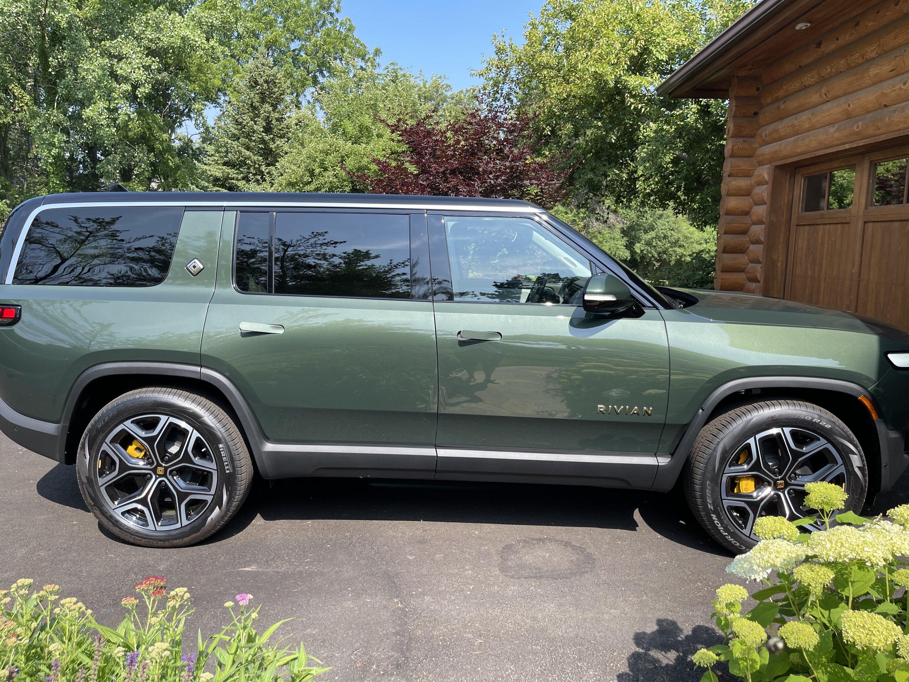 Rivian R1T R1S Took delivery 6-21 IMG_8330