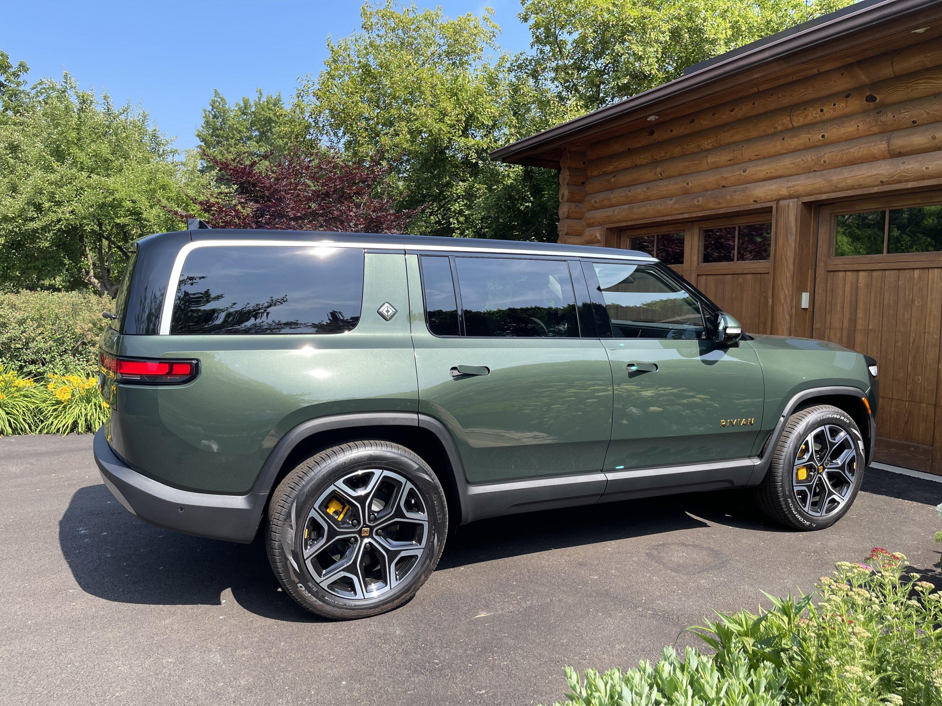 Rivian R1T R1S Took delivery 6-21 IMG_8332