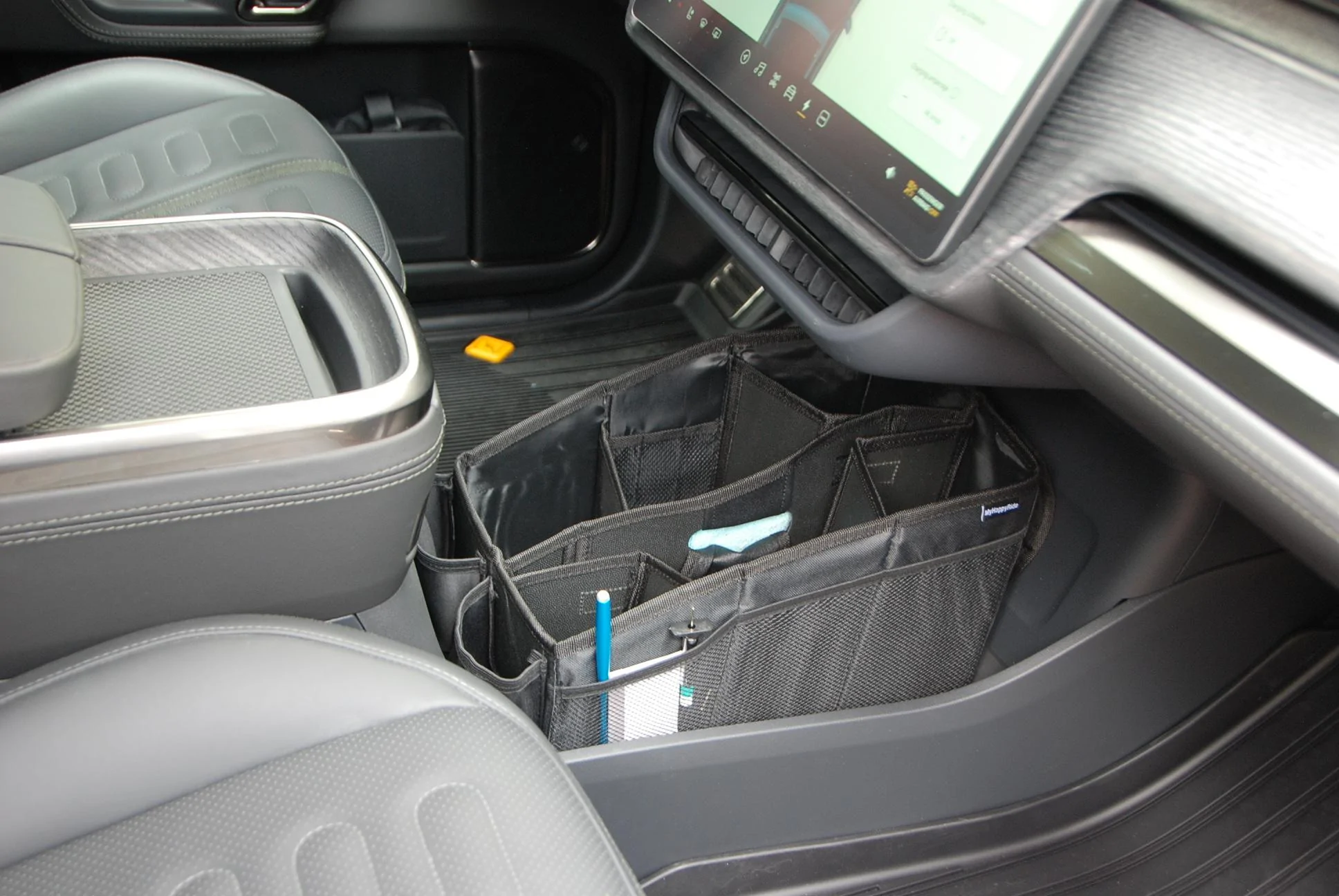 Rivian R1T R1S Bag for Lower Center Console DSC_0045