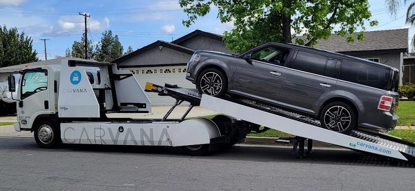 Rivian R1T R1S R1S vs. Ford Flex Photos - Exterior 20230503_160319