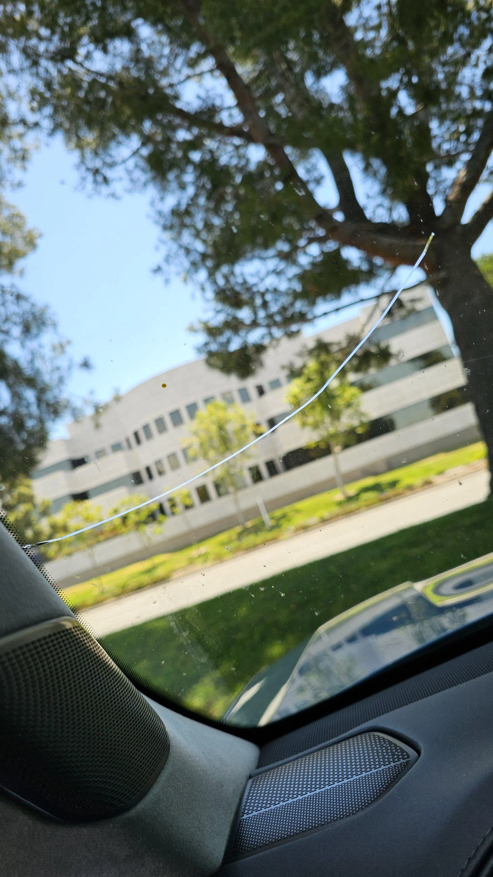 Rivian R1T R1S Windshield glass defect 20230621_113308