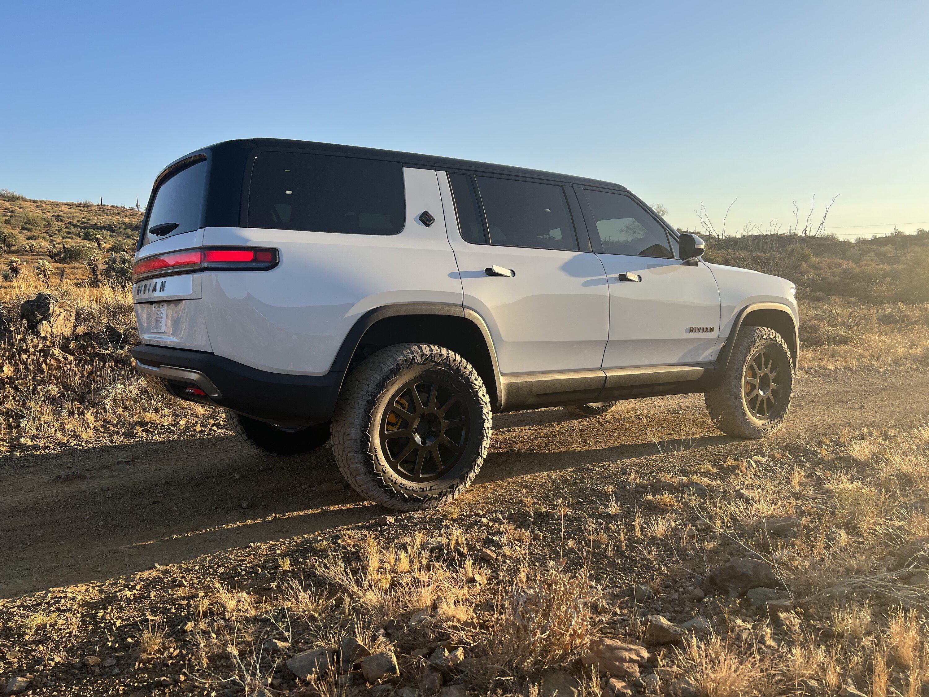 Rivian R1T R1S Thuren wheels + 35" inch Falken Wildpeak R/T tires on Glacier White R1S IMG_8506.JPG