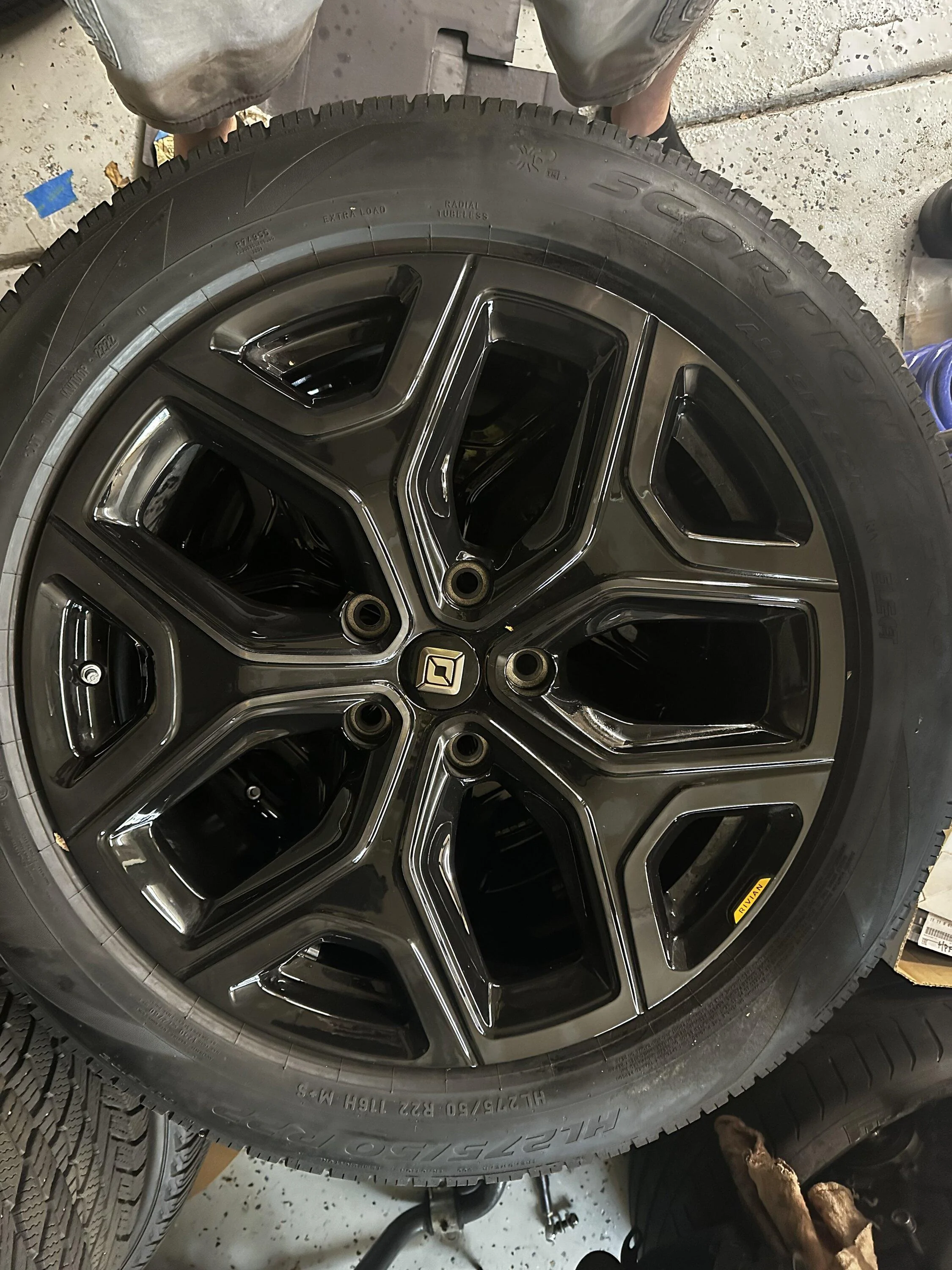 Rivian R1T R1S 4/5 22" Sport Dark Wheels/Tires IMG_4581