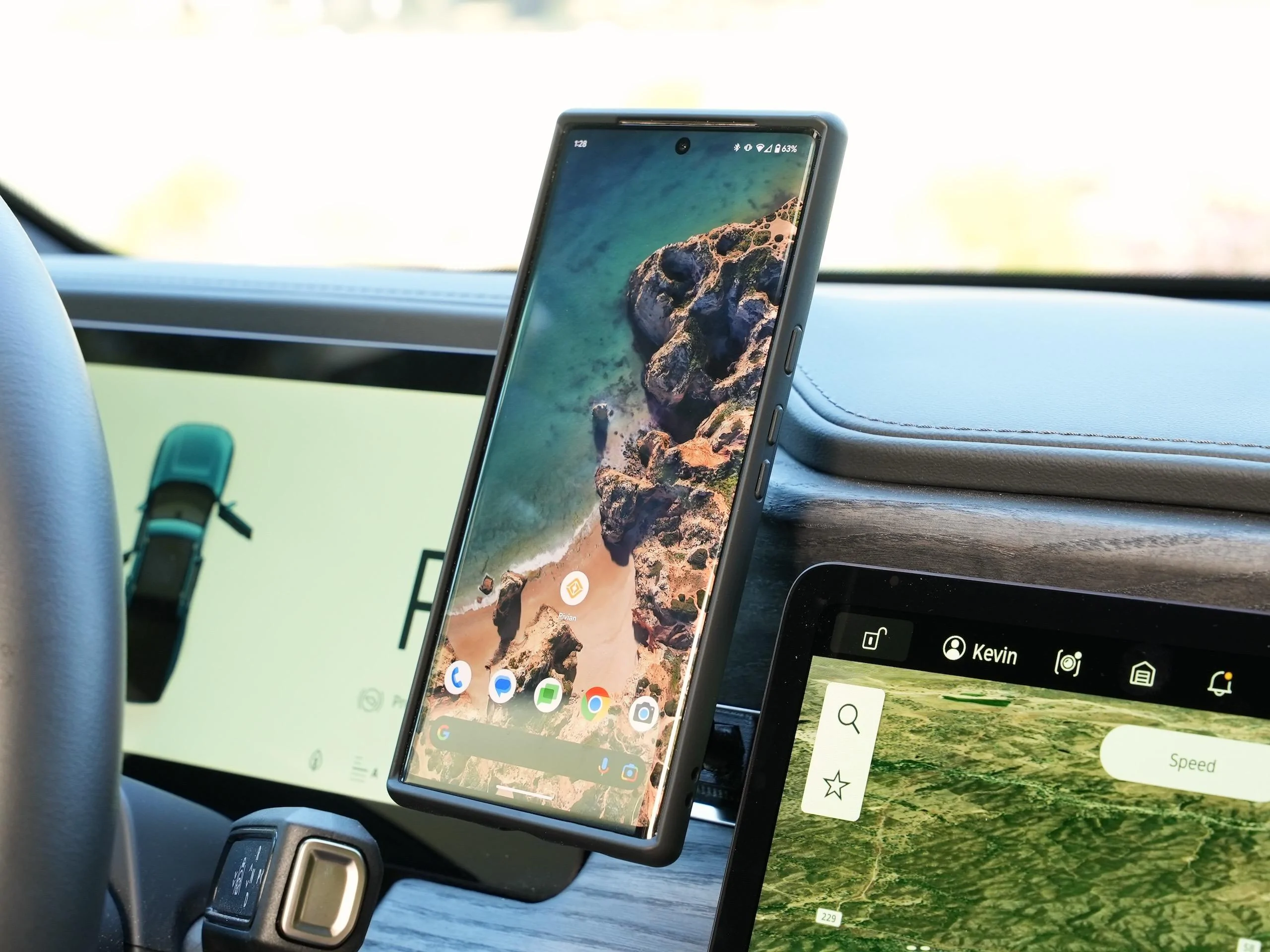 Rivian R1T R1S Mounting a cell phone.  Has anyone done it? DSC01511
