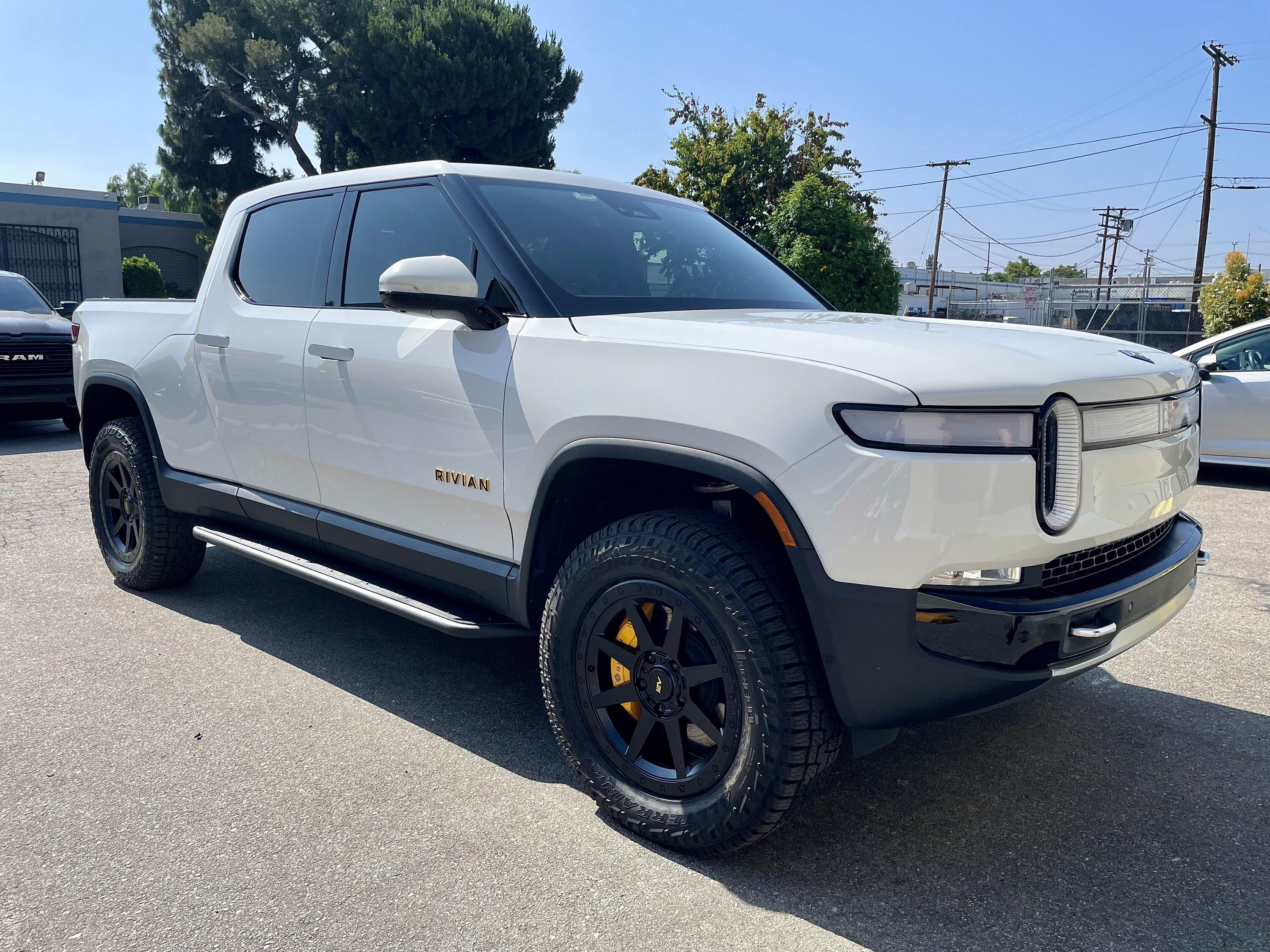 Rivian R1T R1S Introducing RMaxx Running Boards & Rock Sliders for Rivian R1T / R1S from Team 1EV IMG_4313