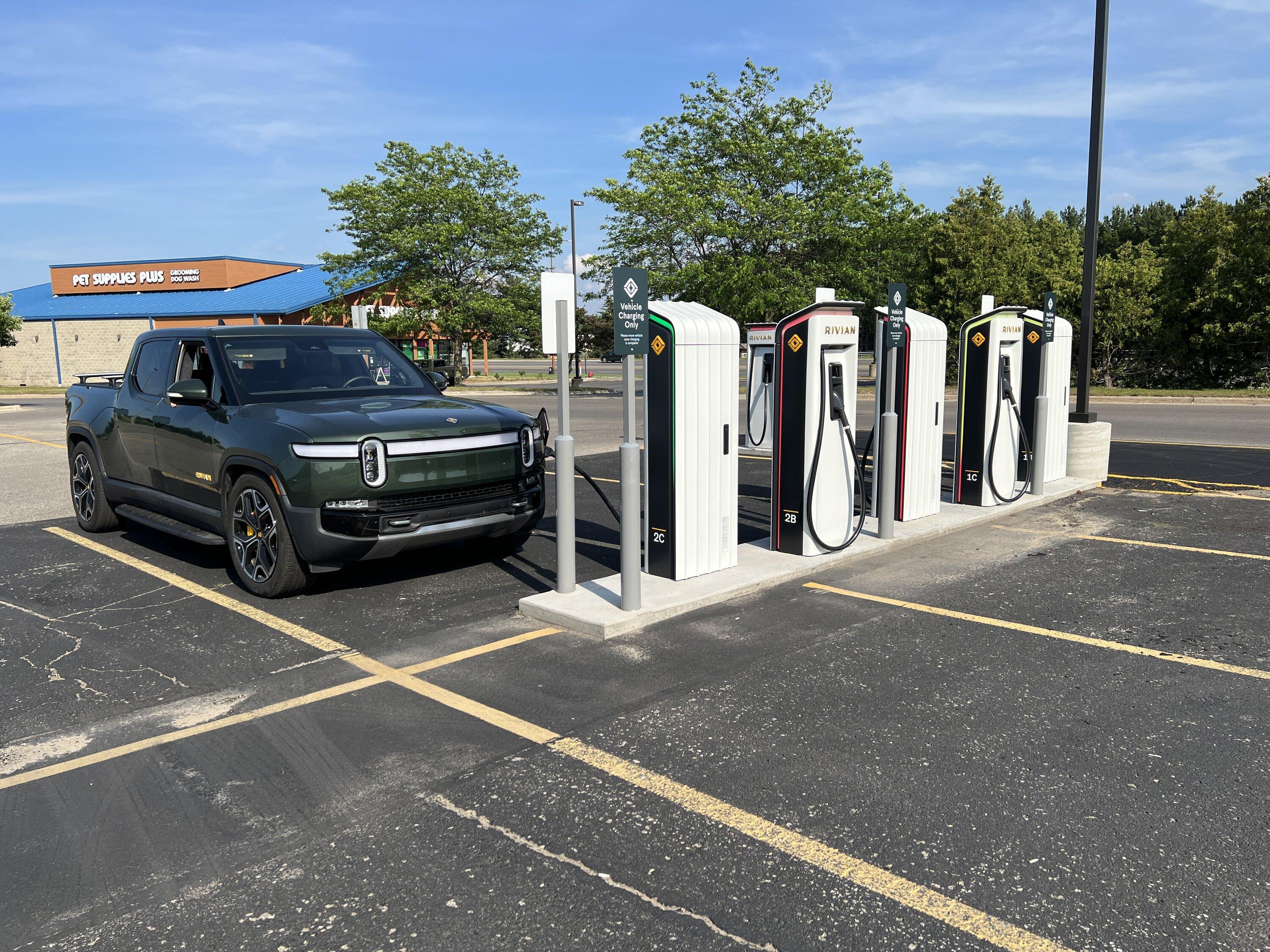 Rivian R1T R1S RAN Rivian Charging Stations Locations Map via Google Maps 20230630_215541775_iOS