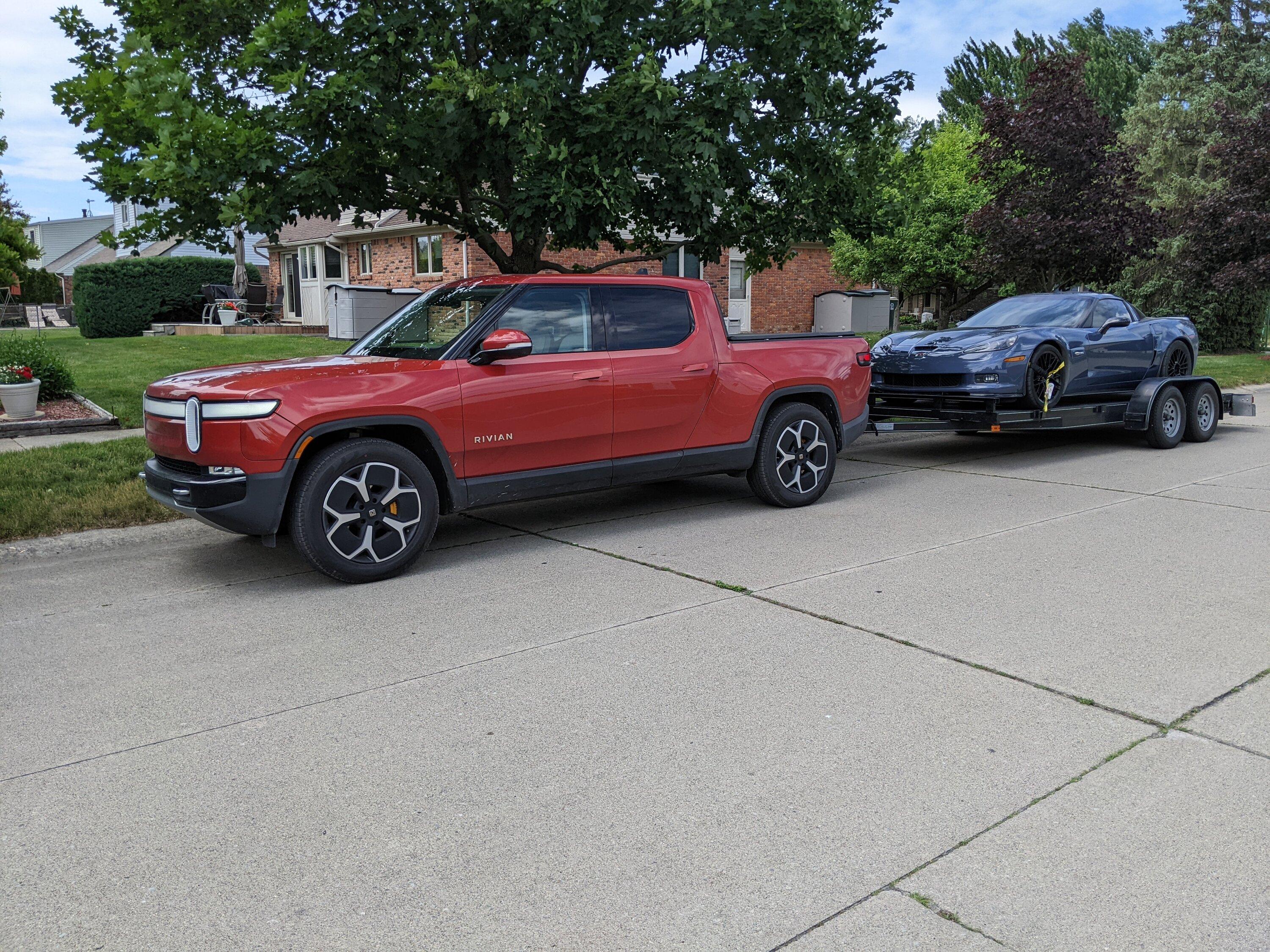 Rivian R1T R1S I towed a car trailer over 1800 miles with my R1T PXL_20230622_185823763