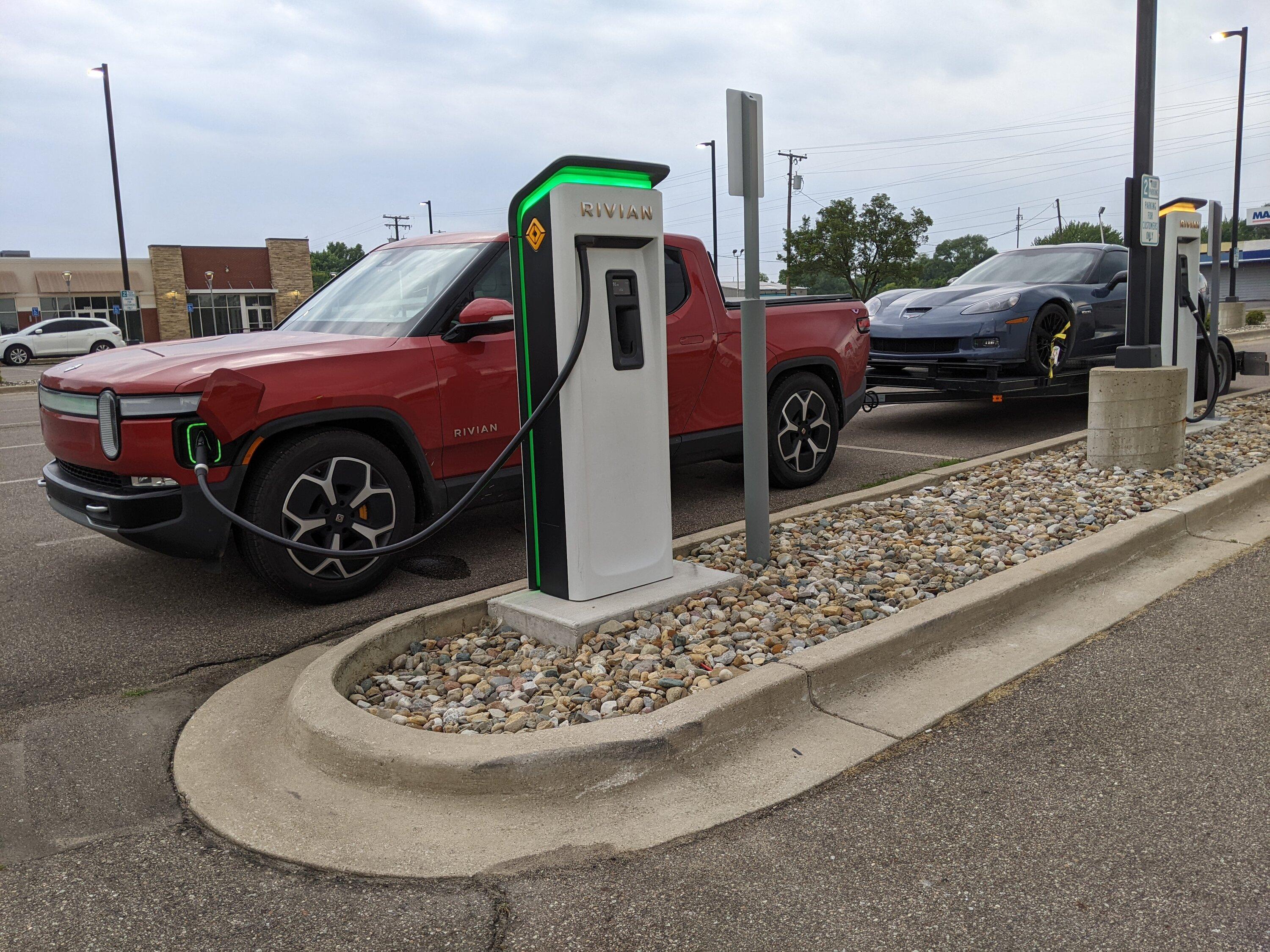 Rivian R1T R1S I towed a car trailer over 1800 miles with my R1T PXL_20230622_223923474