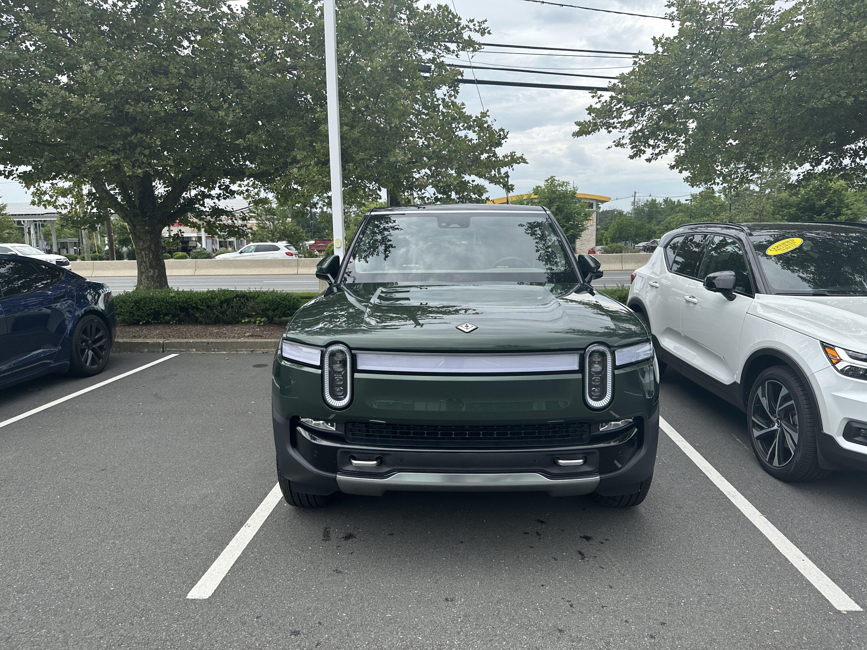 Rivian R1T R1S Tesla to R1S…Impressed so far IMG_4271