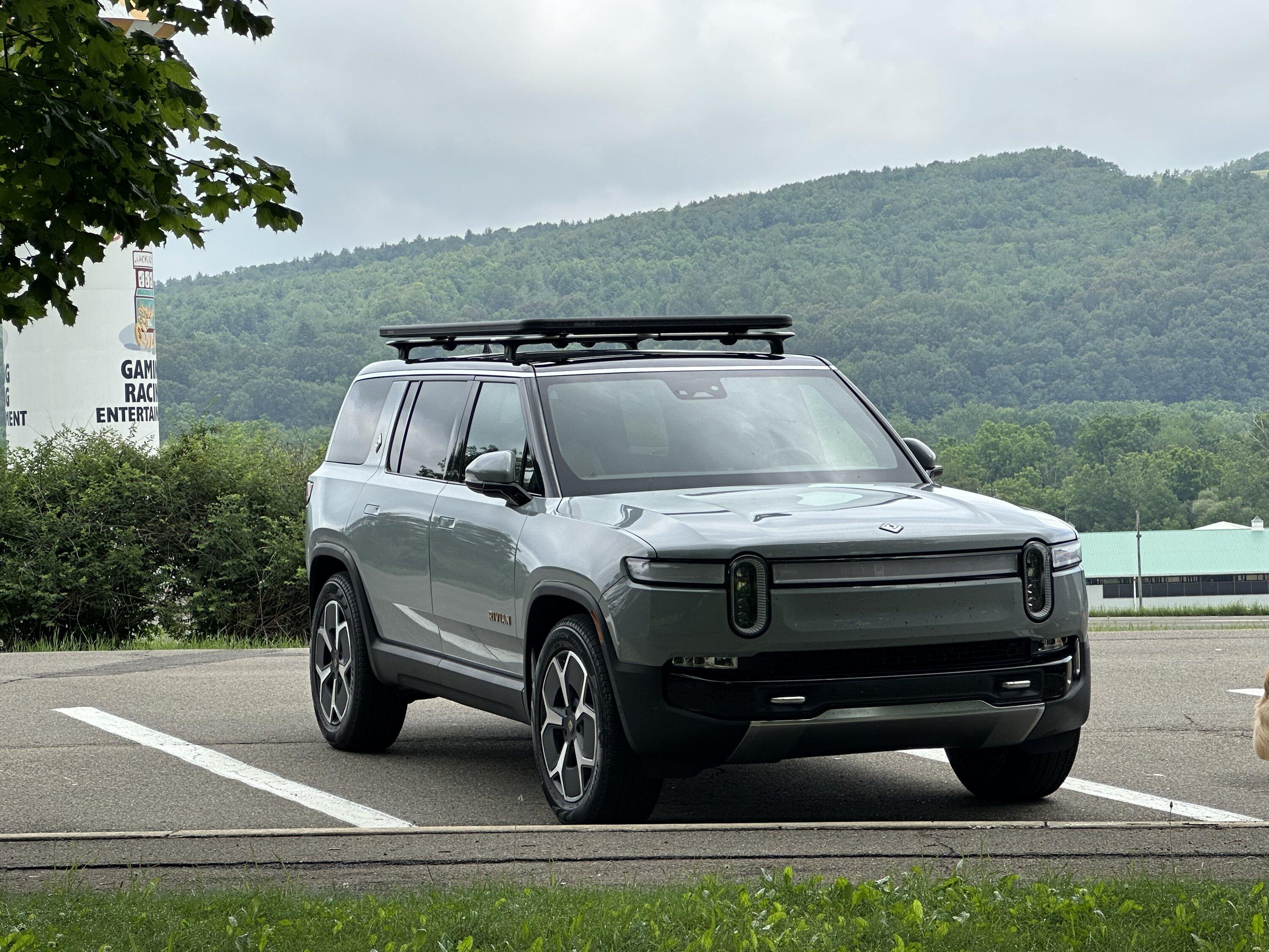 Rivian R1T R1S R1S Platform/Flat Top Roof Rack Recommendations CEAA7AB5-62BE-4C86-8B2B-8BD72D3250C1