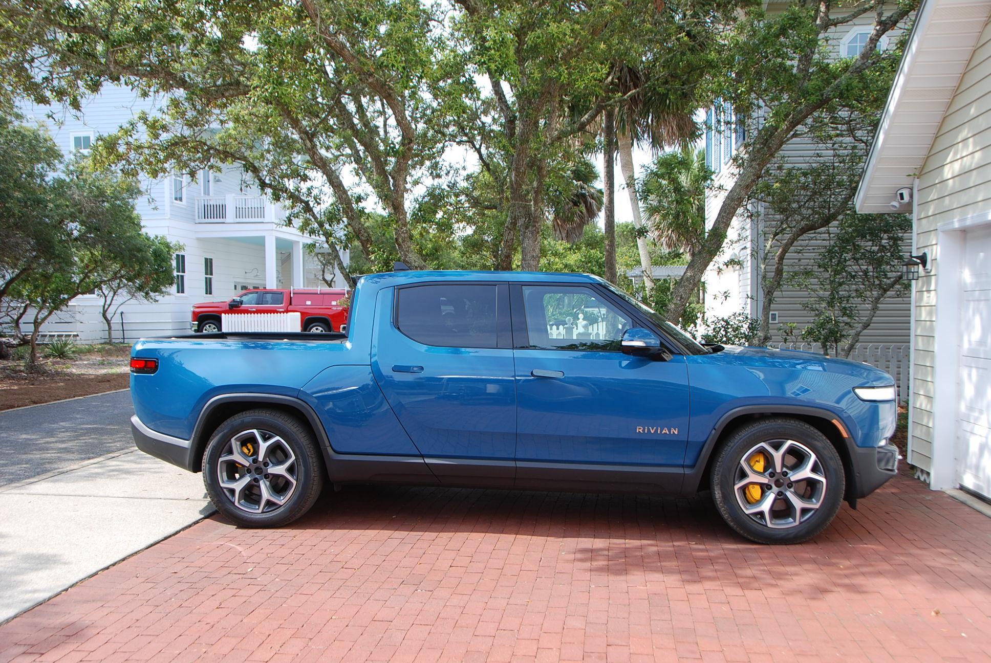 Rivian R1T R1S RIVIAN BLUE Rivian Photos DSC_0010.JPG