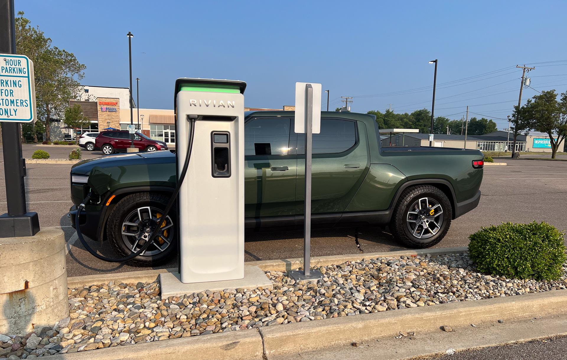 Rivian R1T R1S 3,880 mile trip across and down the Rockies ⛰️  R1T performed flawlessly 20230618_121720285_iOS