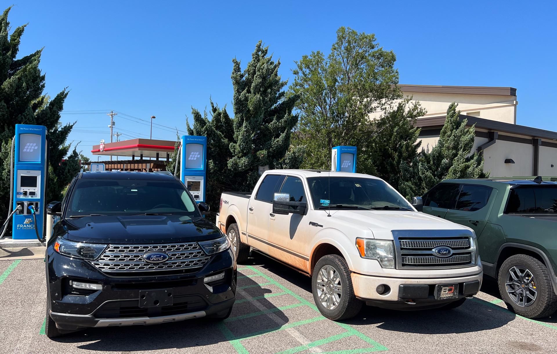 Rivian R1T R1S 3,880 mile trip across and down the Rockies ⛰️  R1T performed flawlessly 20230702_154630257_iOS