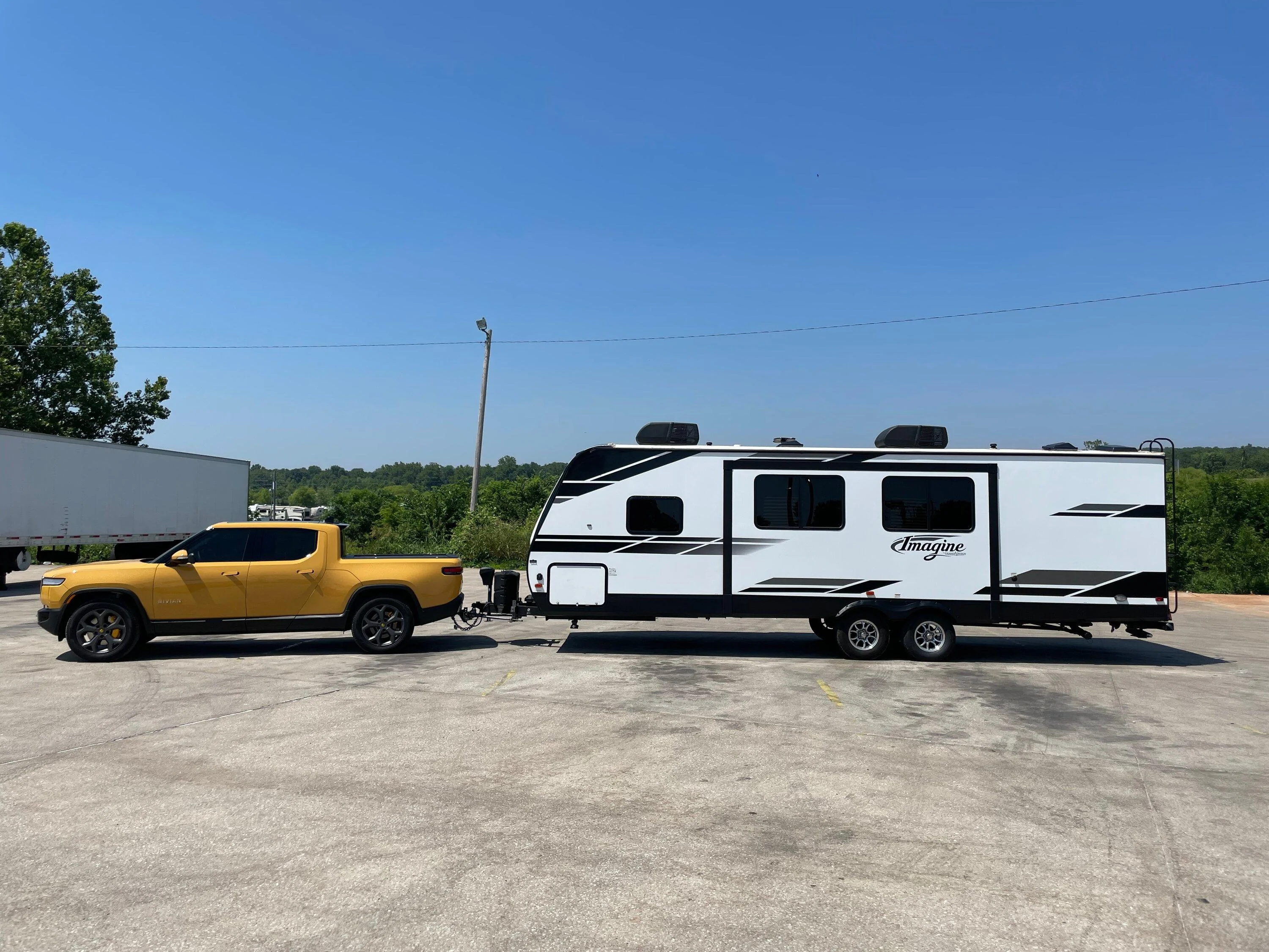 Rivian R1T R1S Towing a 7,000lb travel trailer for 500 miles with R1T IMG_7323