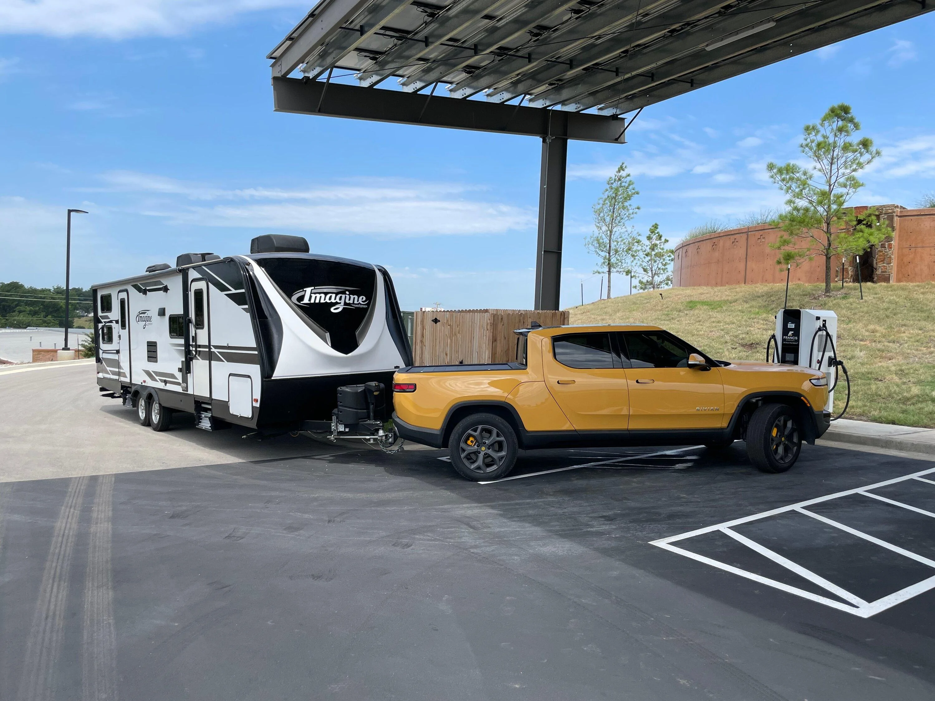 Rivian R1T R1S Towing a 7,000lb travel trailer for 500 miles with R1T IMG_7374
