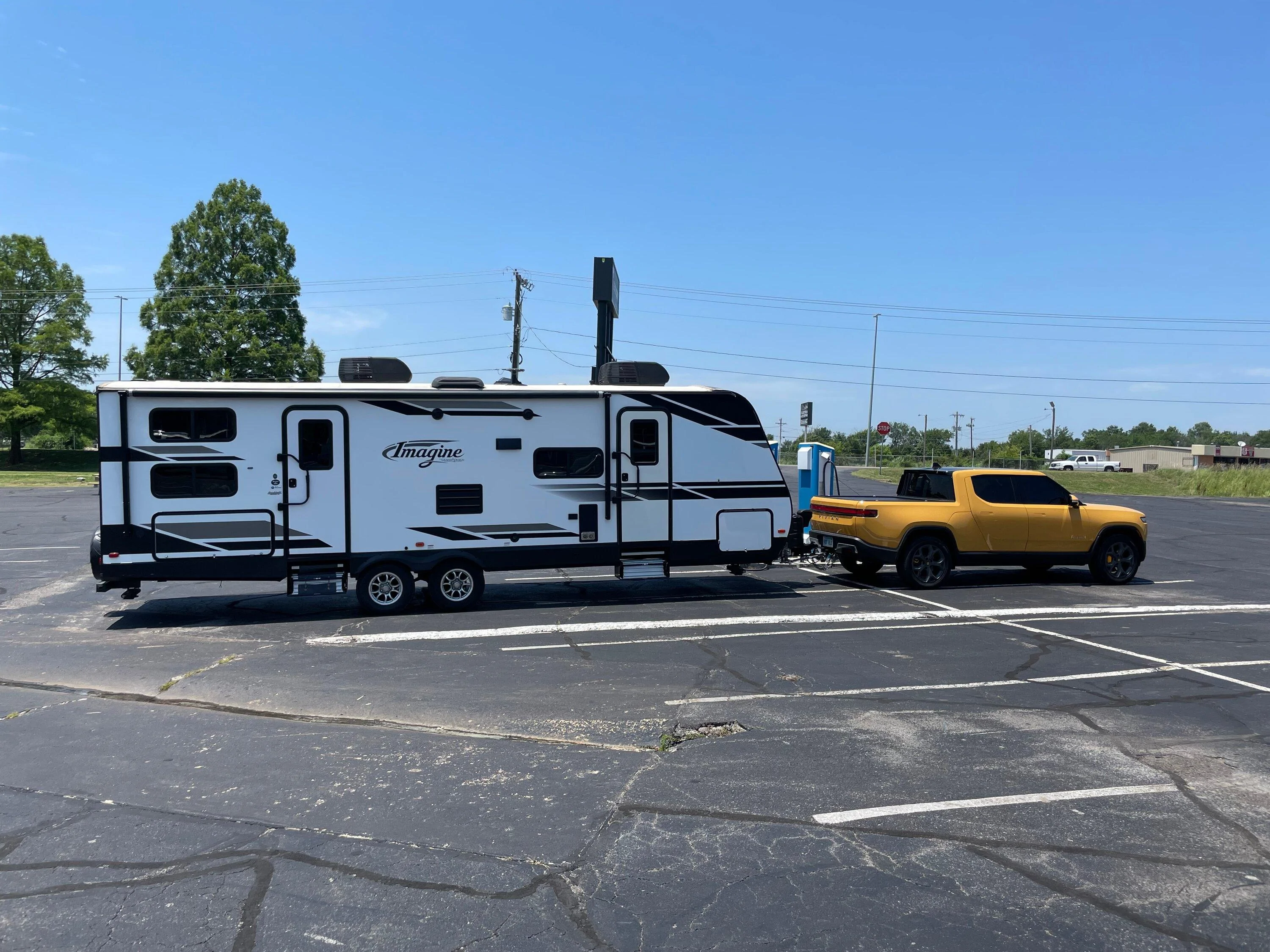 Rivian R1T R1S Towing a 7,000lb travel trailer for 500 miles with R1T IMG_7377